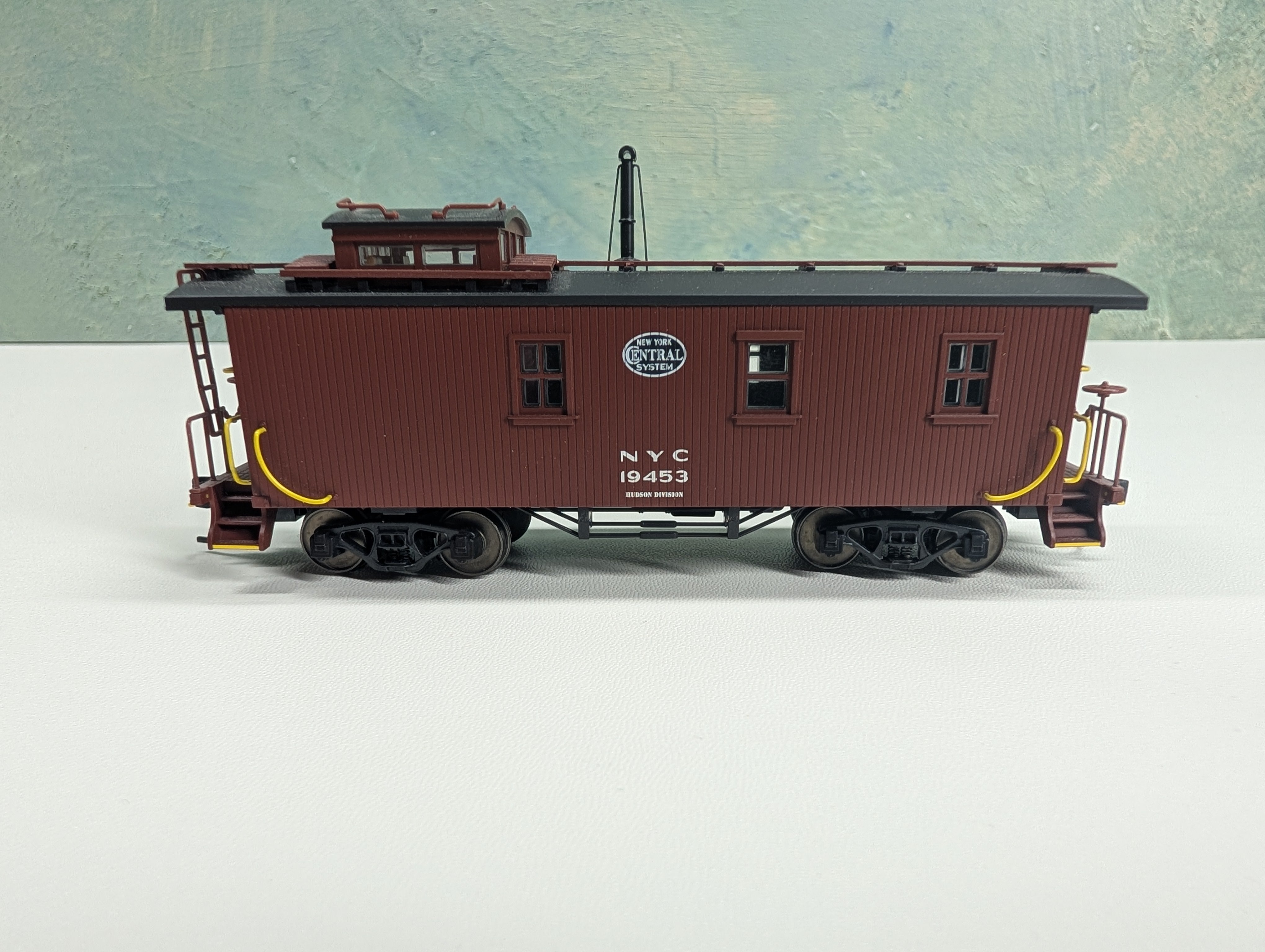 USED Trix 24909 HO Scale Wood Side Caboose RP 25 New York Central NYC #19453 Hudson Division