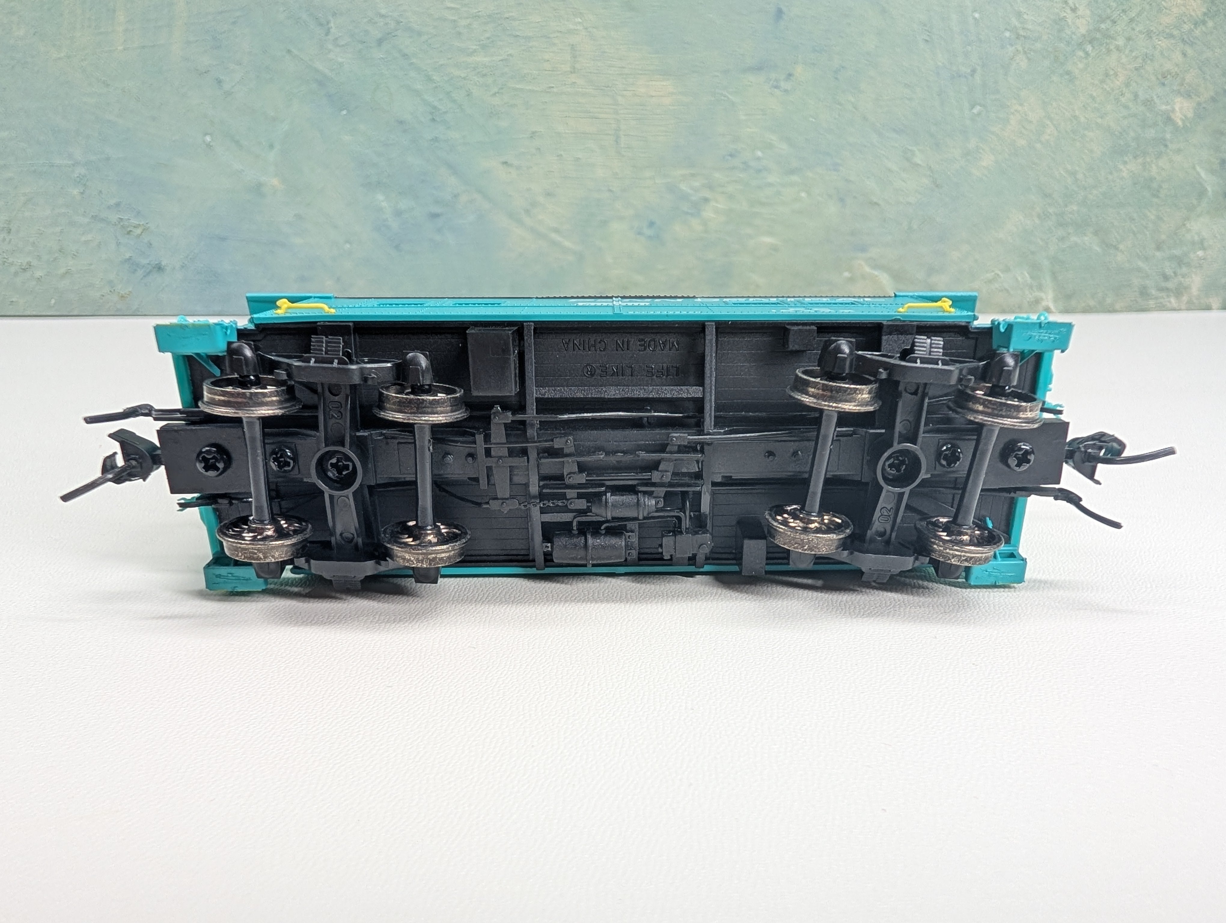 USED Life-Like 8556 HO Scale Center Cupola Steel Caboose Penn Central PC #18422 Proto 2000