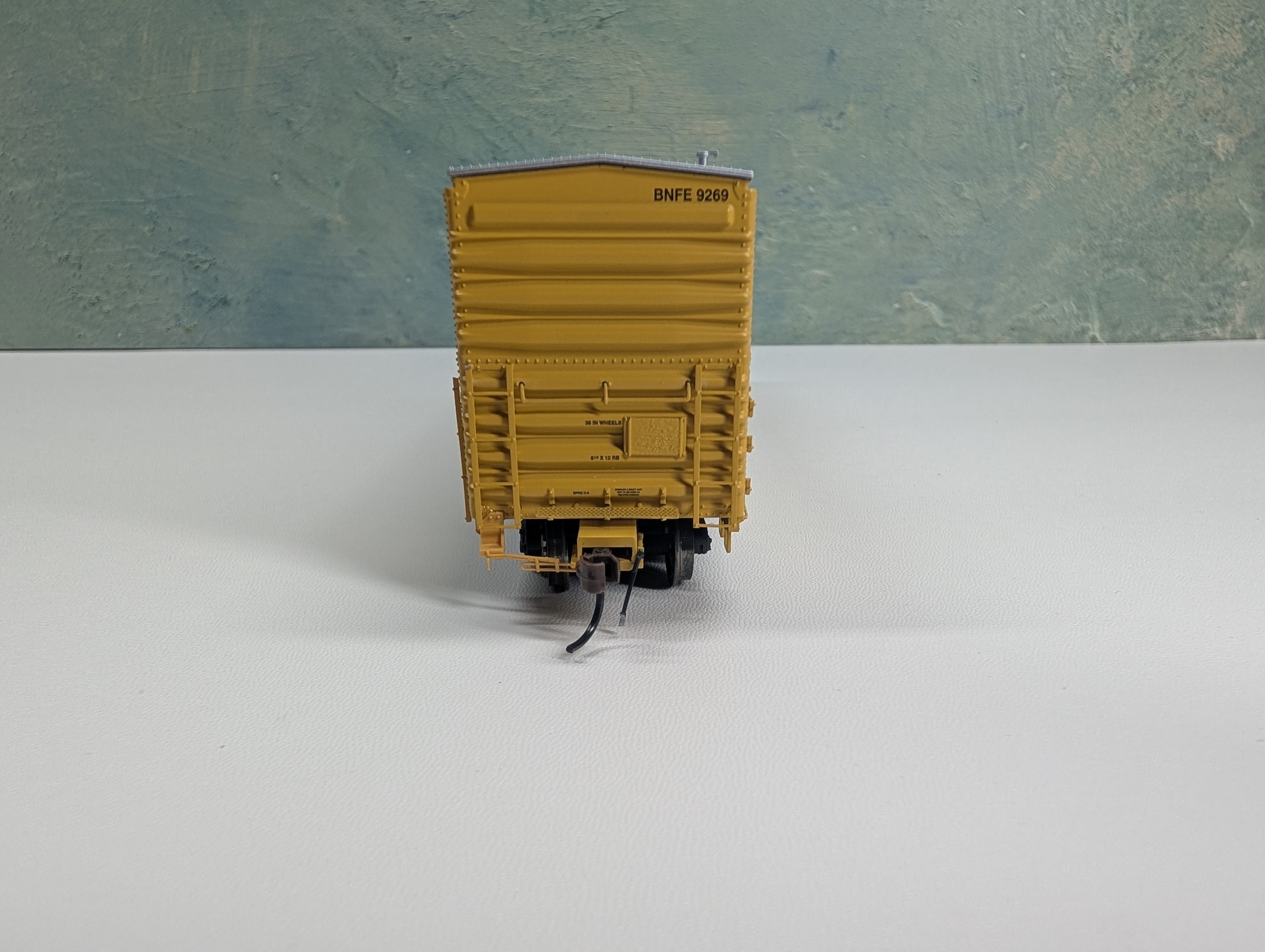 USED Athearn Genesis #G36058 HO Scale 57' FGE Mechanical Reefer Burlington Northern BNFE #8269