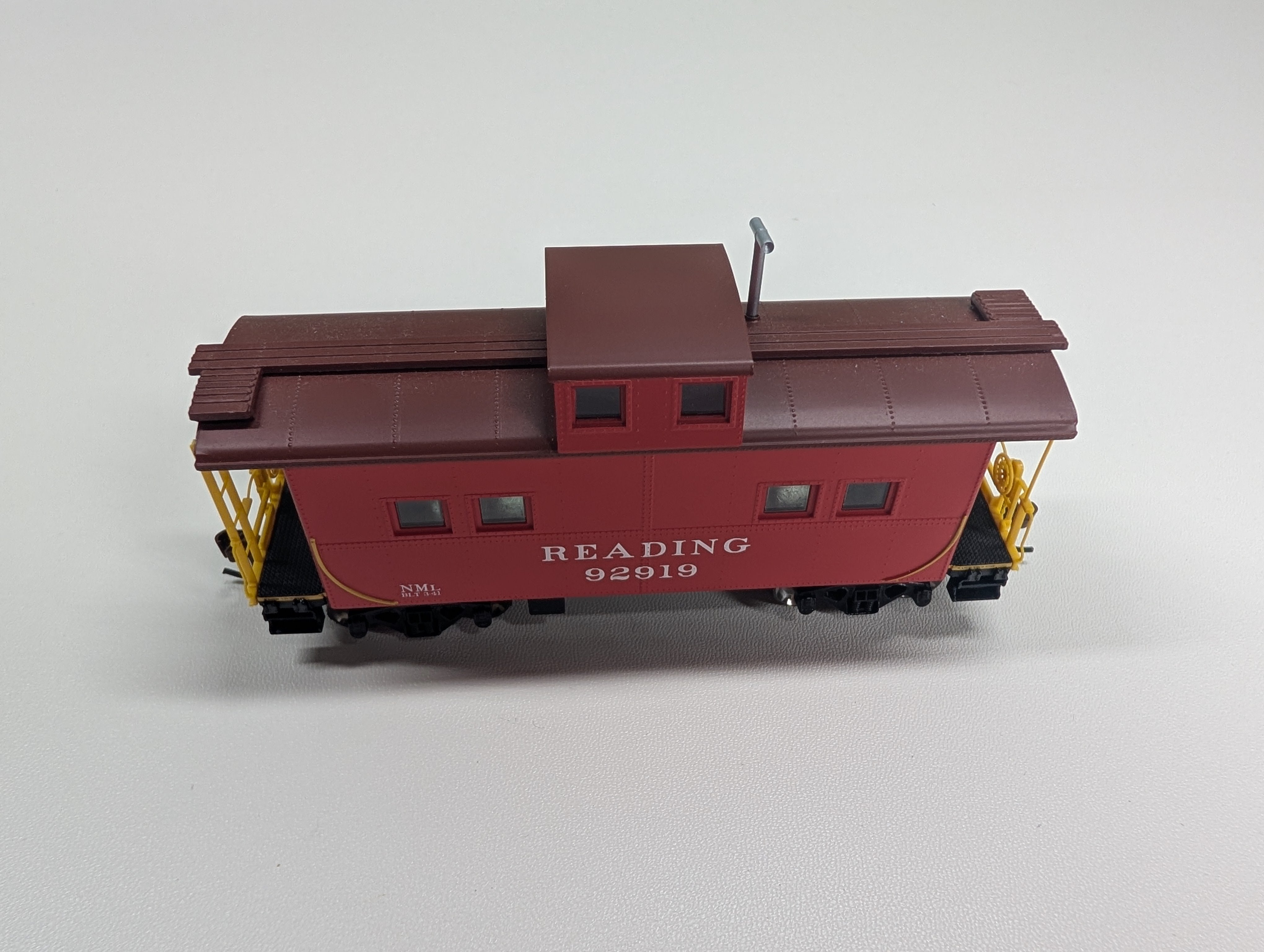 USED Athearn 74339 HO Scale 4 Window Caboose Reading #92919