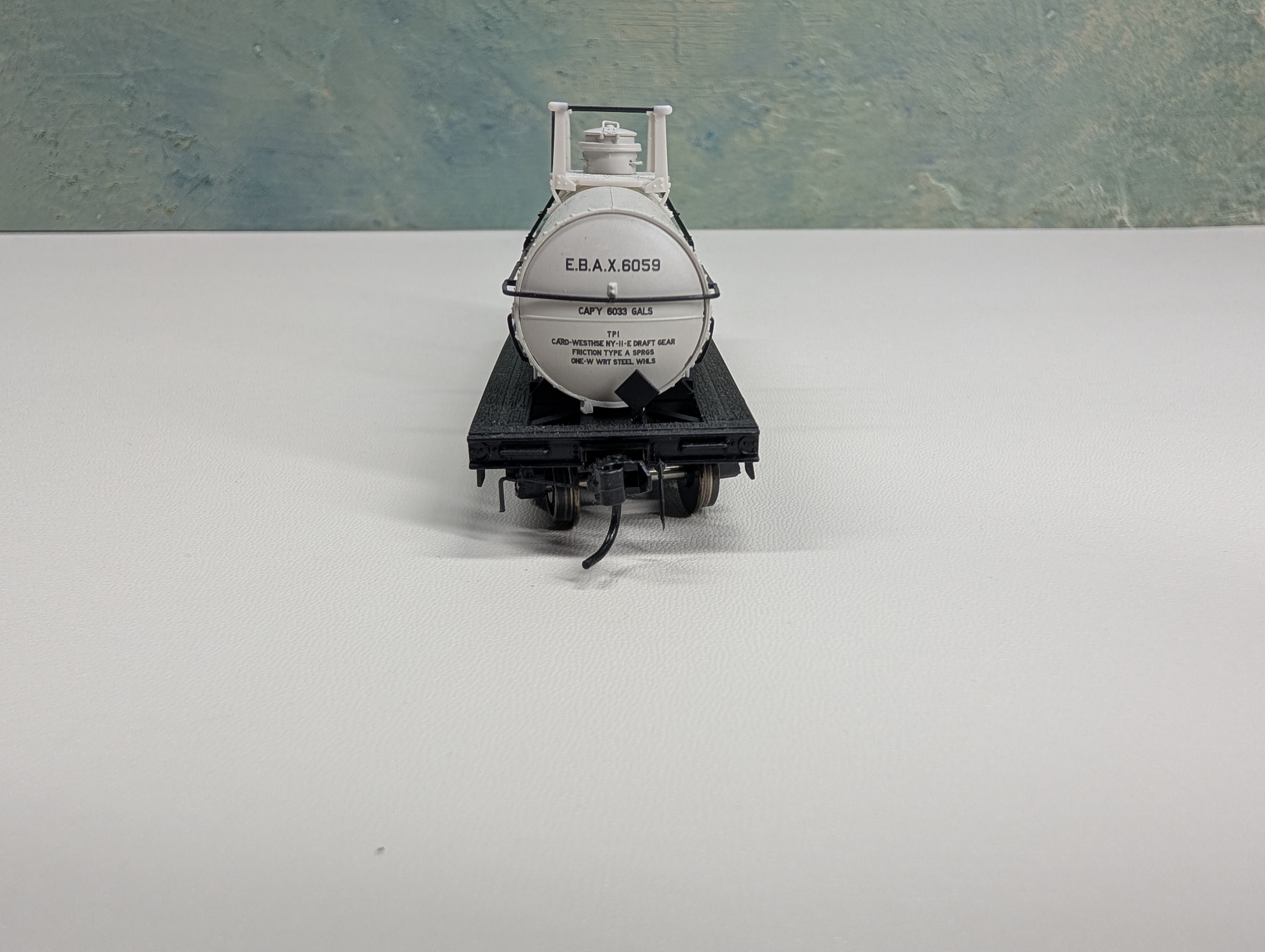 USED Broadway Limited 6126 HO Scale 6000 Gallon Tank Car Ethyl Co. EBAX #6059