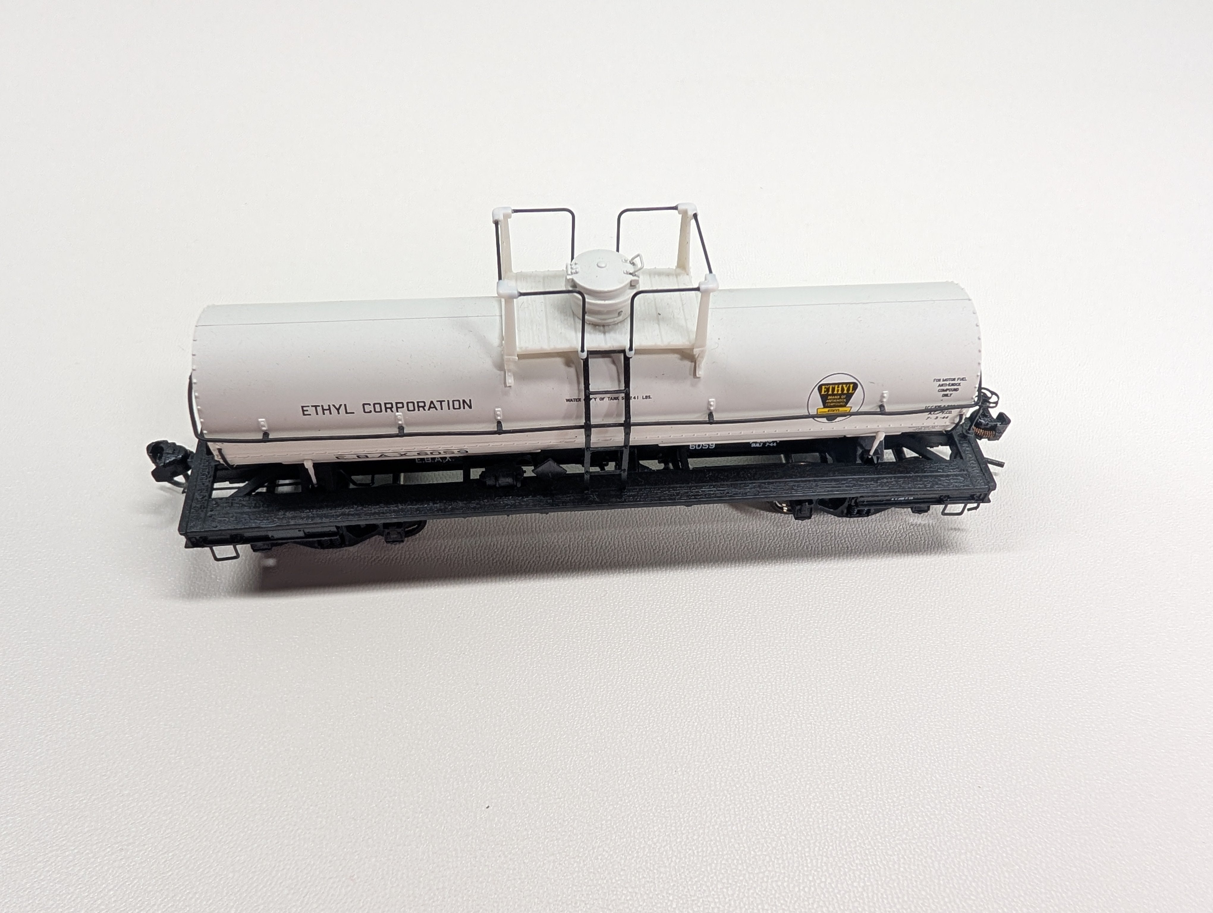 USED Broadway Limited 6126 HO Scale 6000 Gallon Tank Car Ethyl Co. EBAX #6059