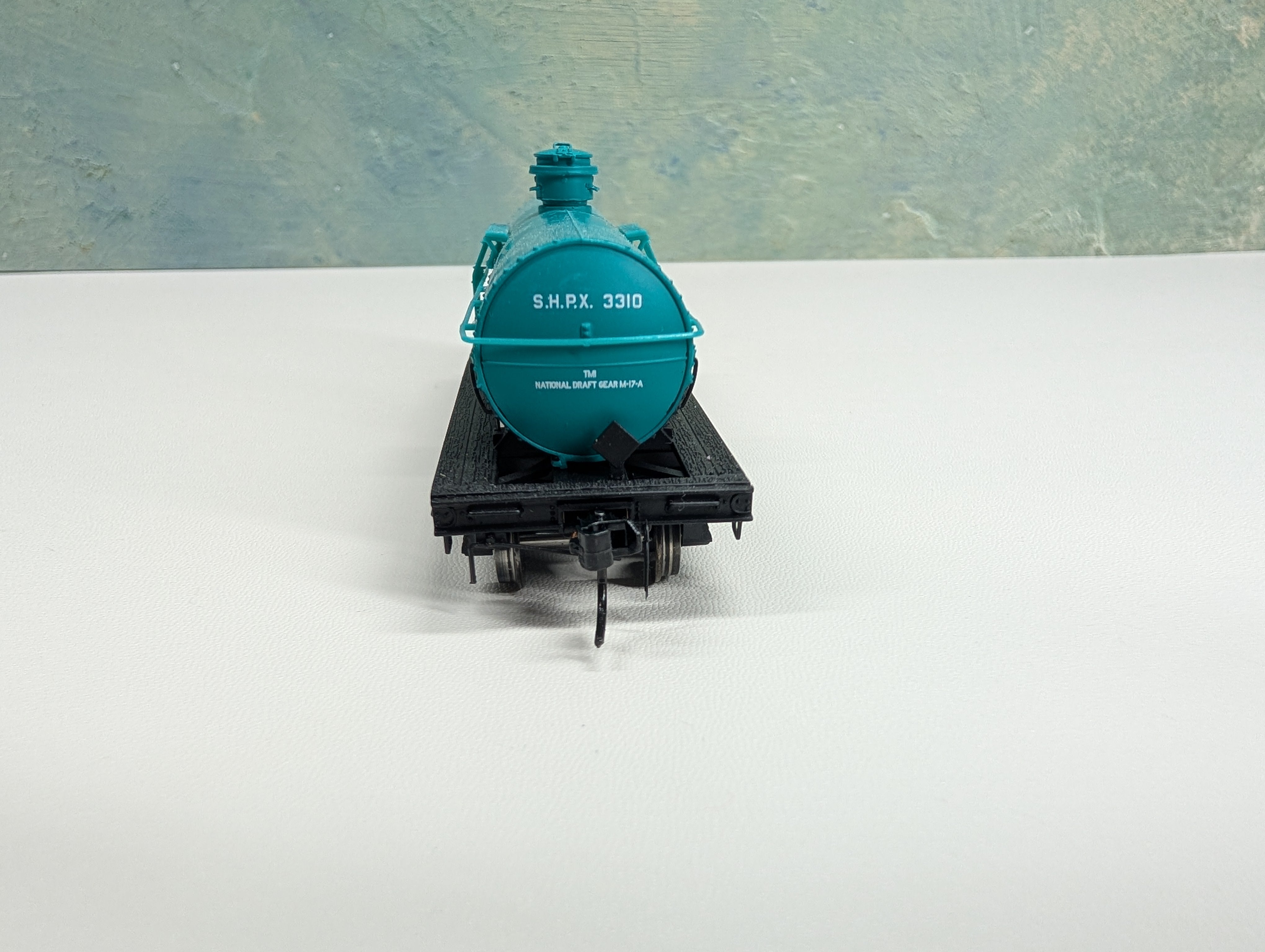 USED Broadway Limited 6126 HO Scale 6000 Gallon Tank Car Mathieson Chemicals SHPX #3310