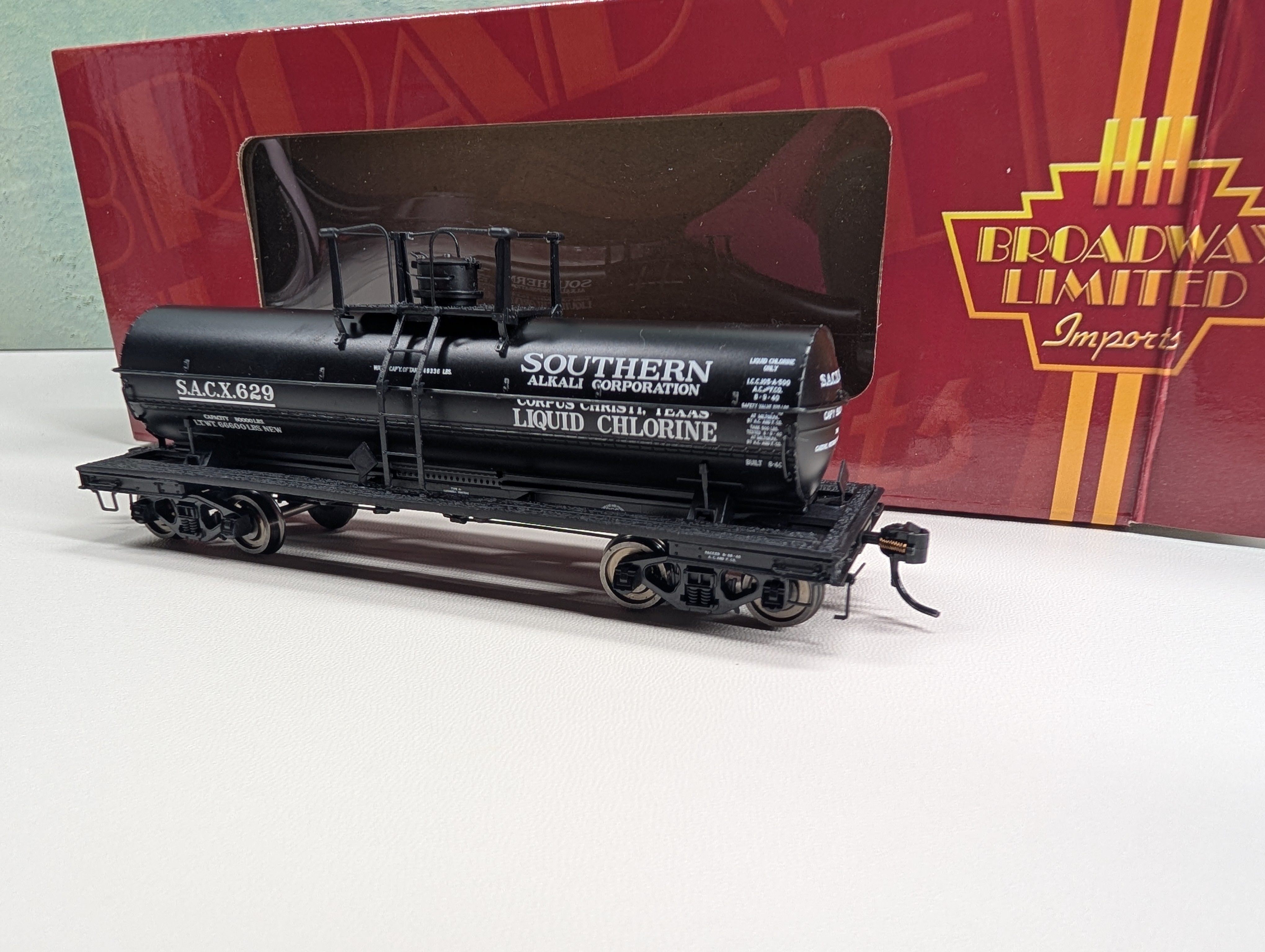 USED Broadway Limited 6176 HO Scale 6000 Gallon Chlorine Tank Car Southern Alkali Co. SACX #629