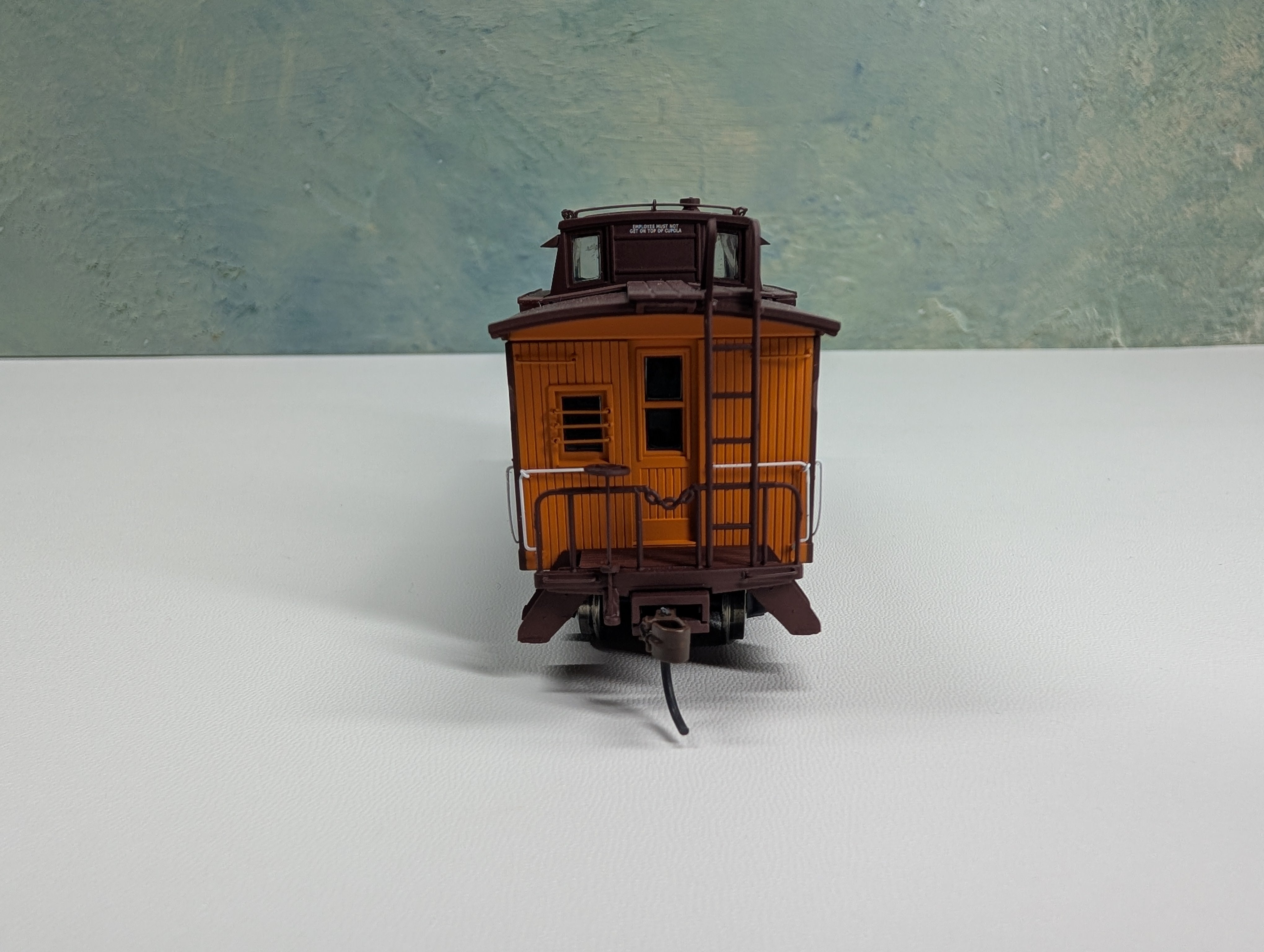 USED Walthers 932-7613 HO Scale C-30-1 Wood Caboose Southern Pacific #821