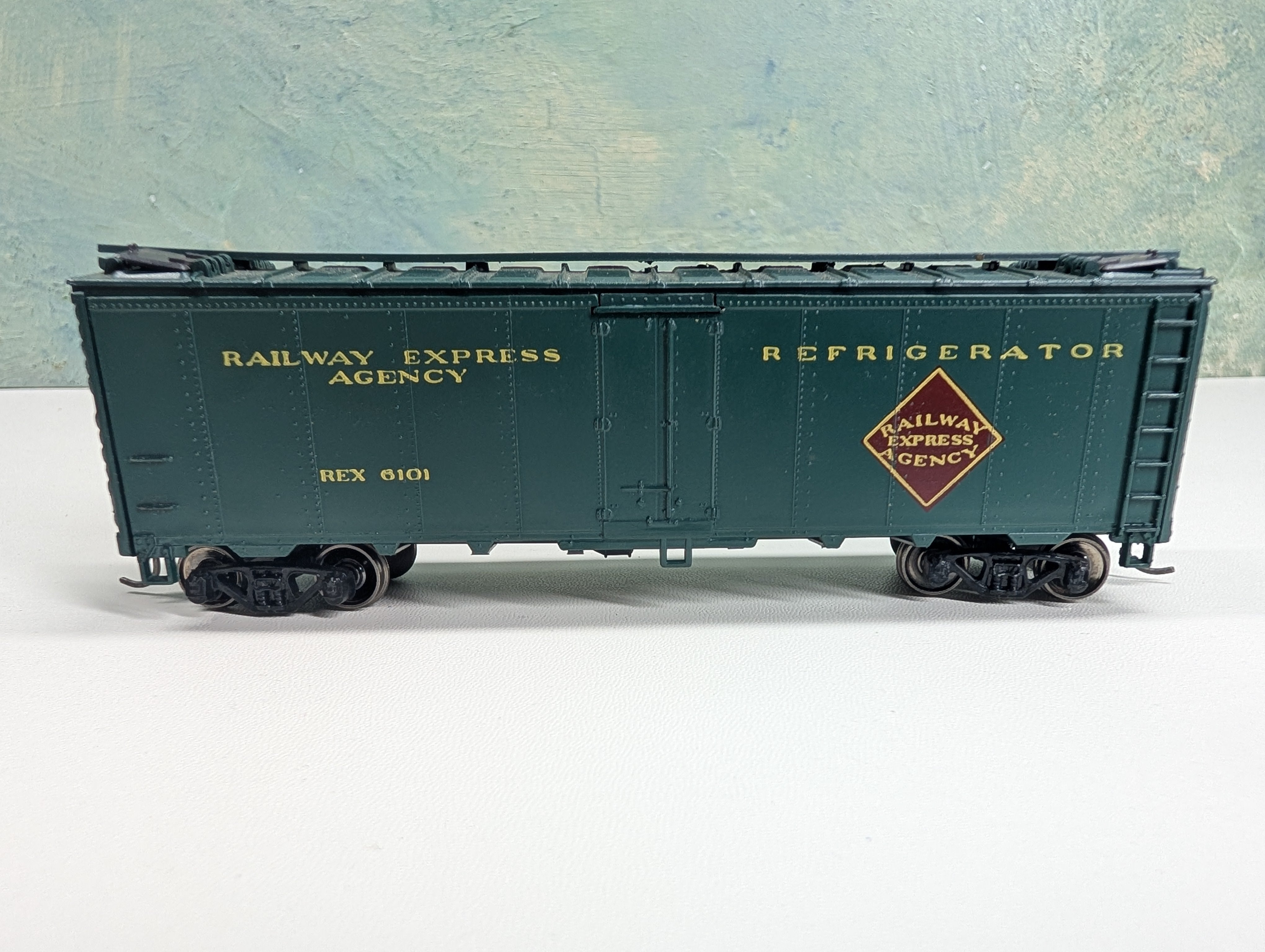 USED Athearn HO Scale 40' Reefer Railway Express Agency REX #6101
