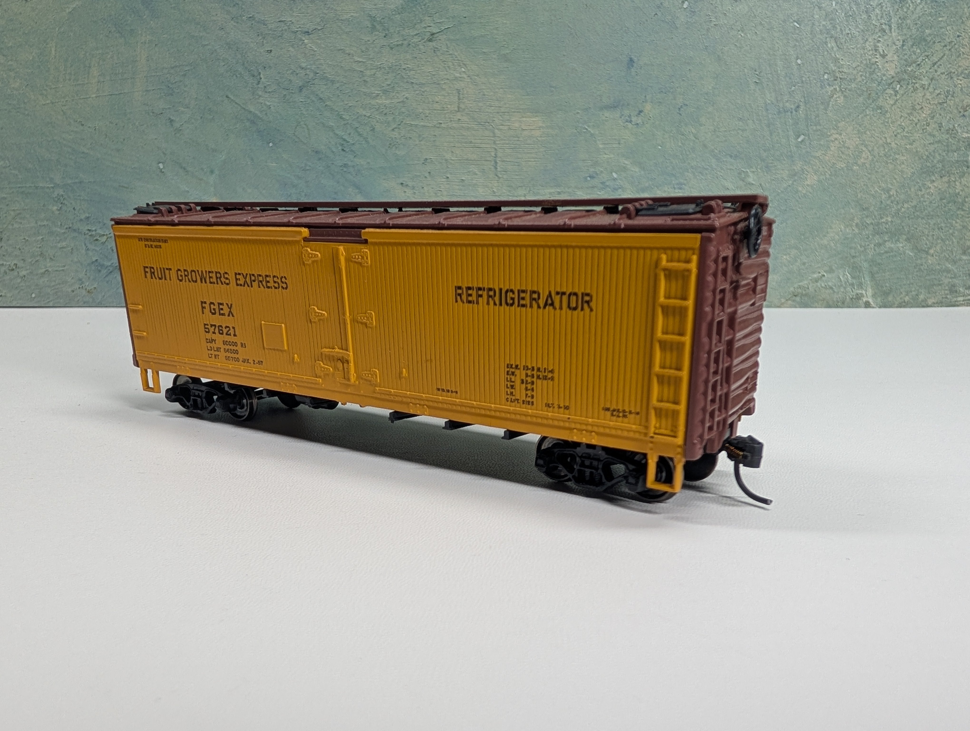USED Athearn HO Scale 40' Reefer Fruit Growers Express FGEX #57621