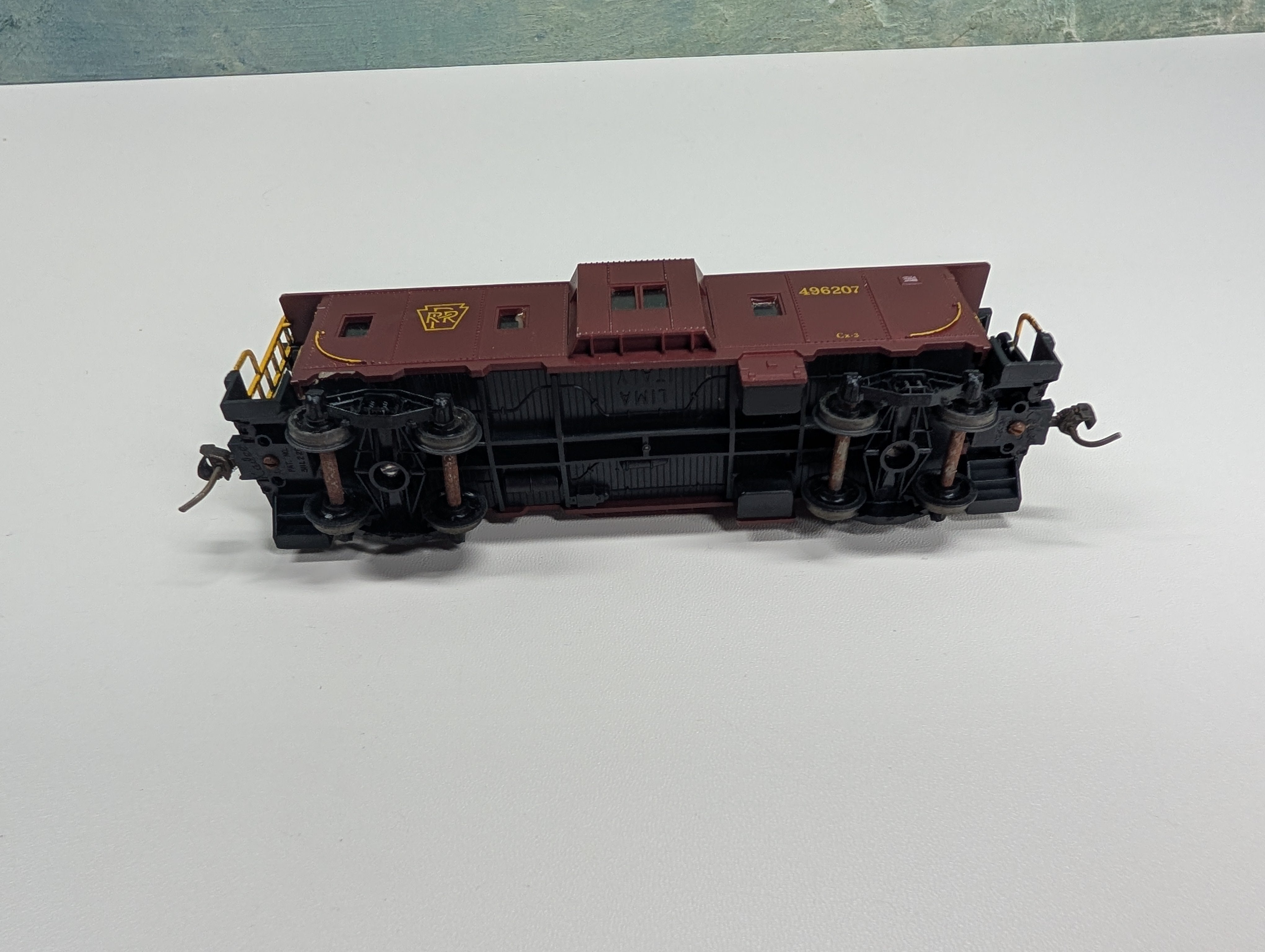 USED HO Scale Bay Window Caboose Pennsylvania #496207