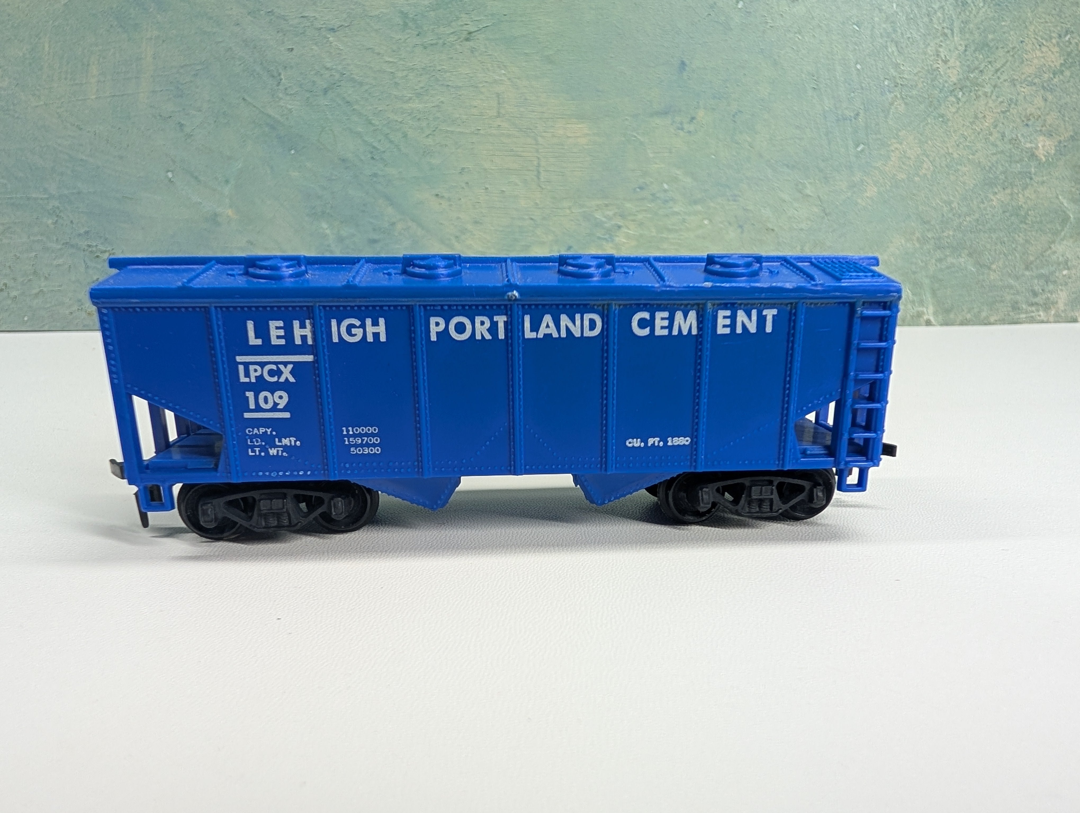 USED Marx HO Scale Covered Hopper, Rare Blue Lehigh Portland Cement LPCX #109