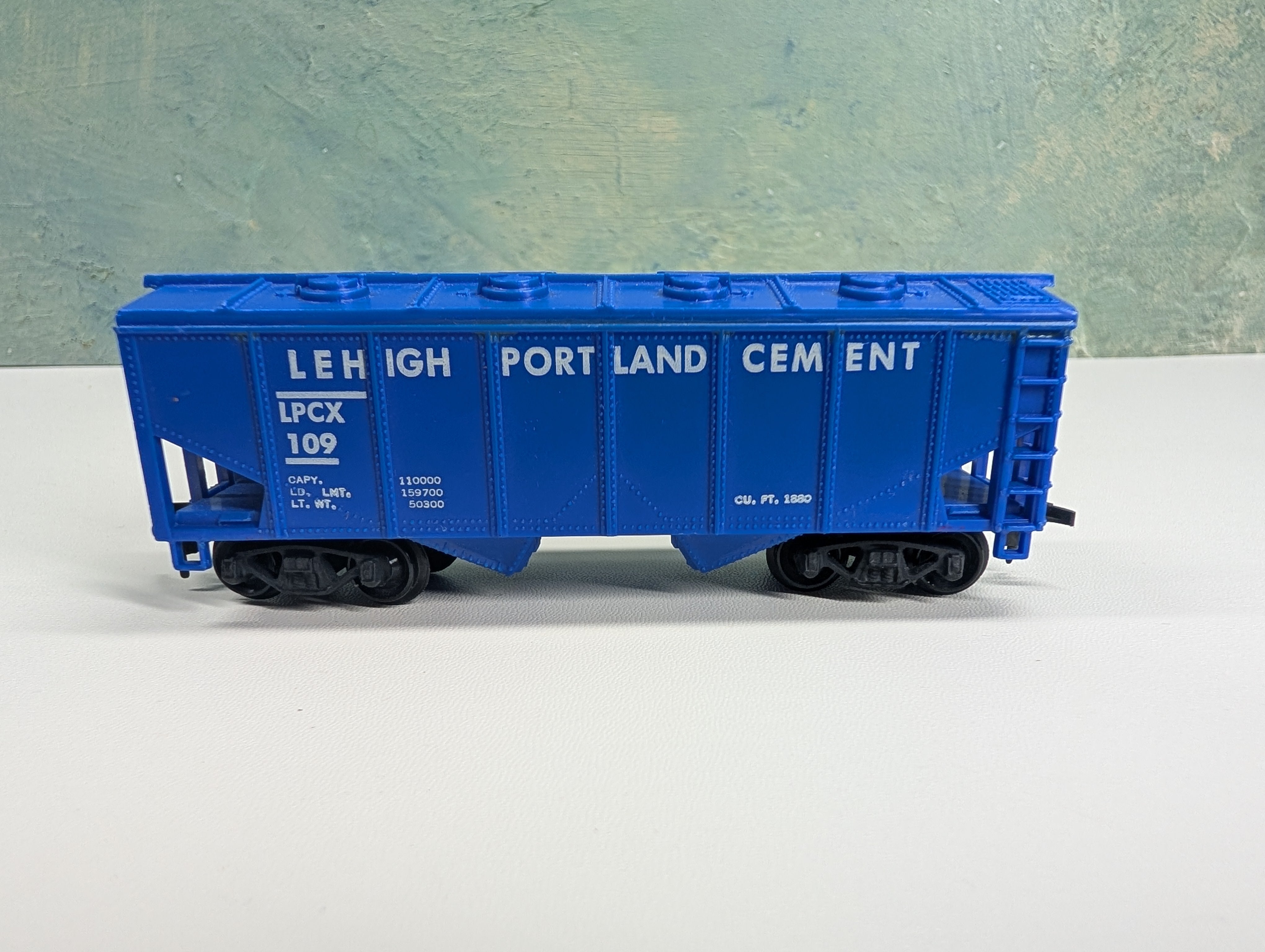 USED Marx HO Scale Covered Hopper, Rare Blue Lehigh Portland Cement LPCX #109