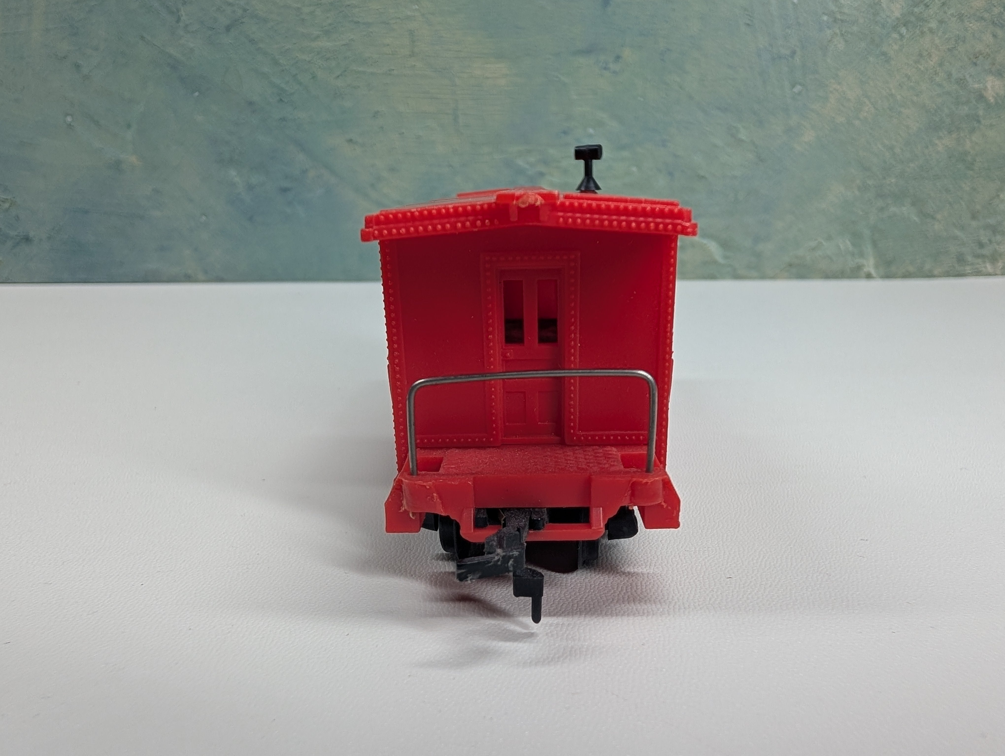 USED Marx HO Scale Bay Window Caboose Santa Fe #2226 Radio Equipped