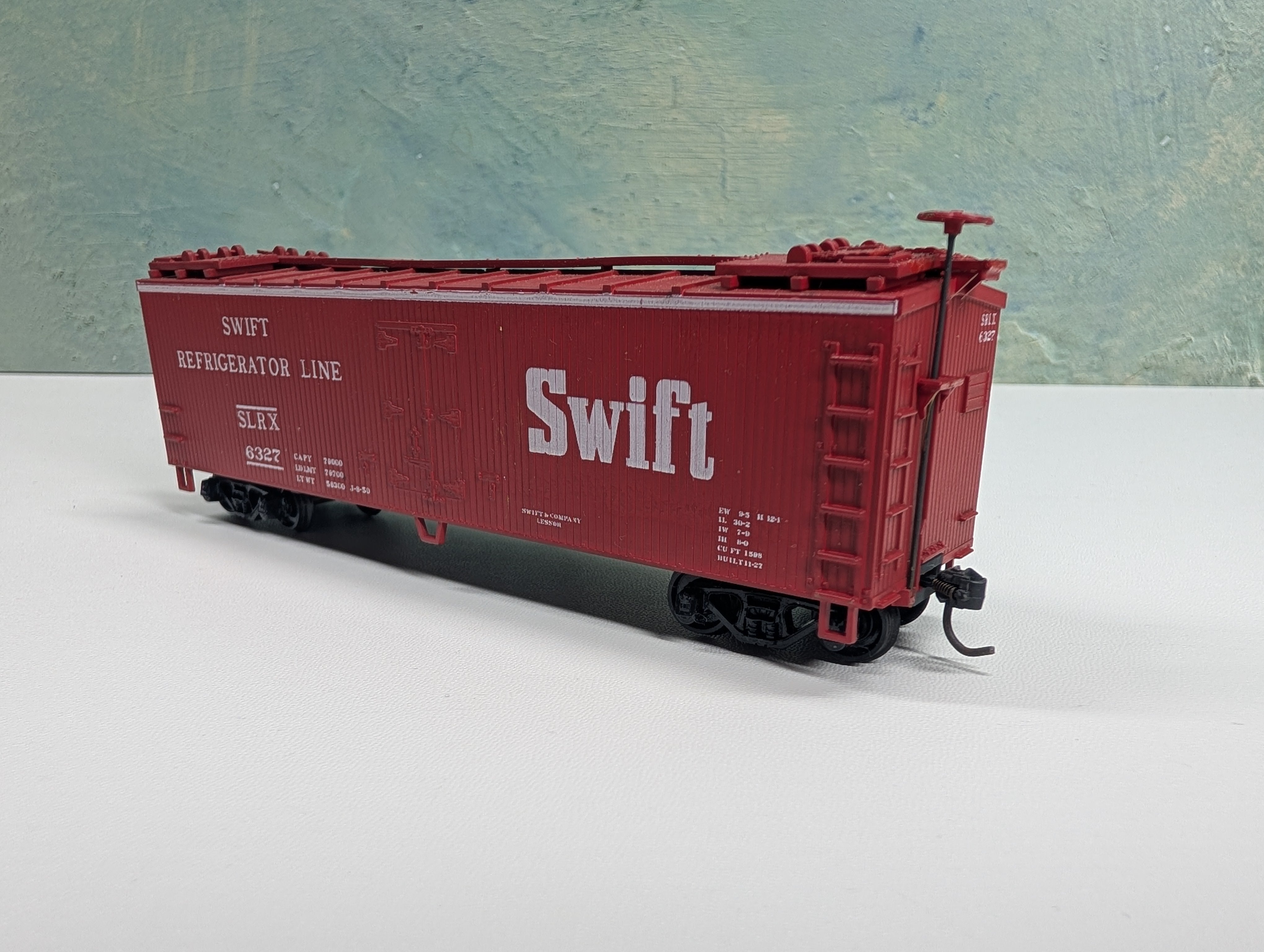 USED Walthers HO Scale 40' Wooden Reefer Swift Refrigerator Line SLRX #6327