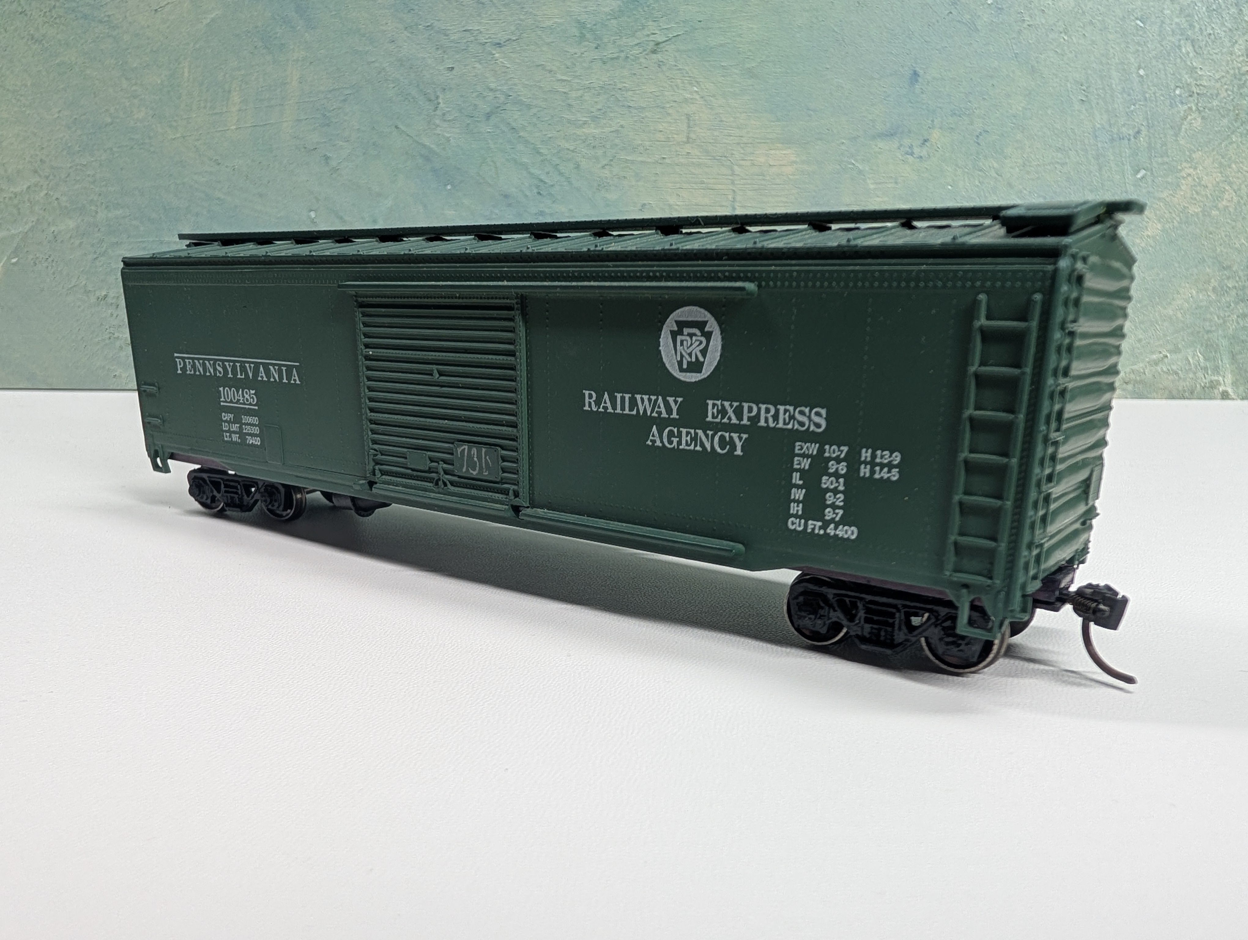 USED Roundhouse HO Scale 50' Box Car Pennsylvania Railway Express Agency #100485