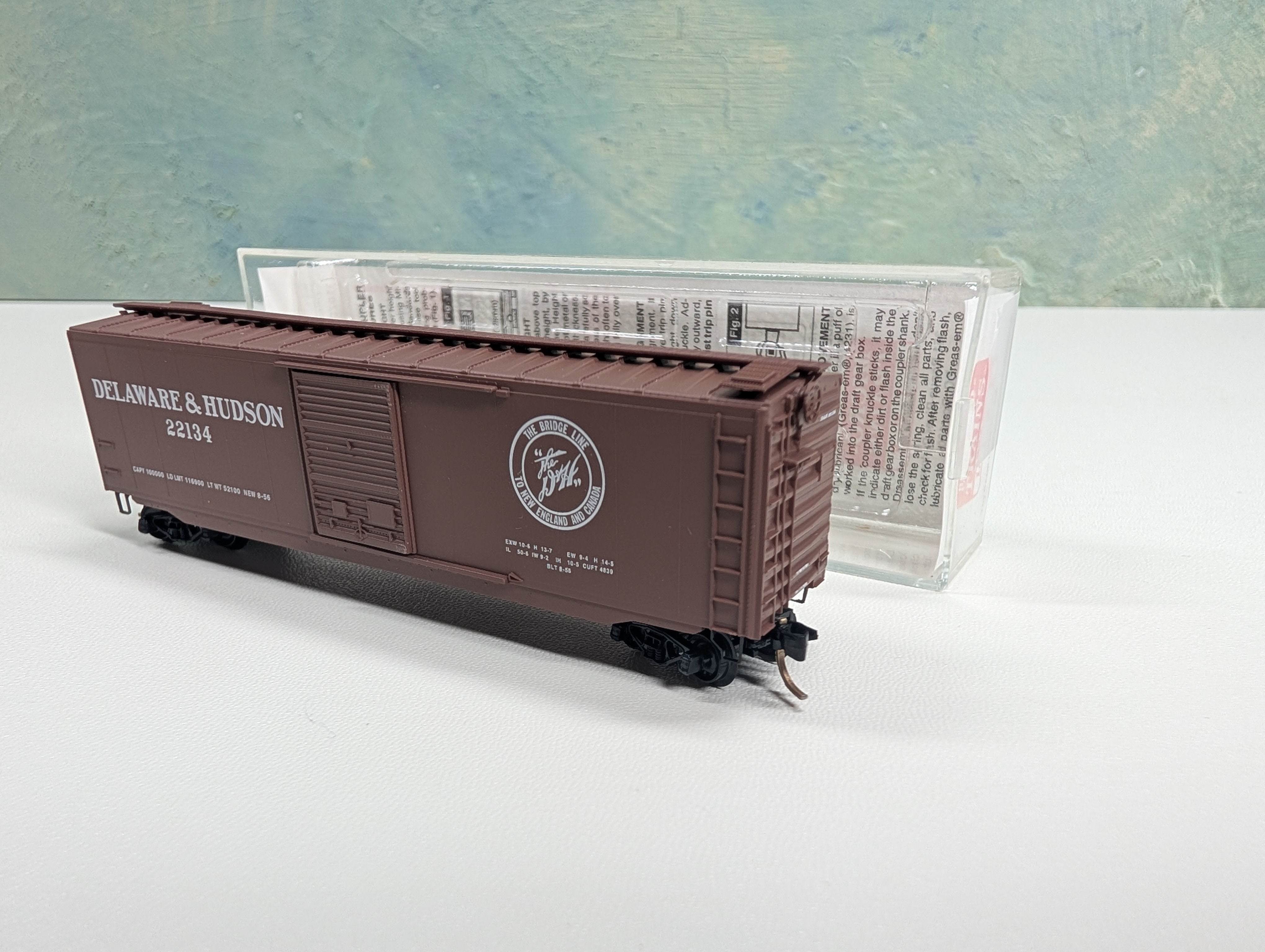 USED Micro-Trains 31070 N Scale 50' SD Box Car Delaware and Hudson DH #22134