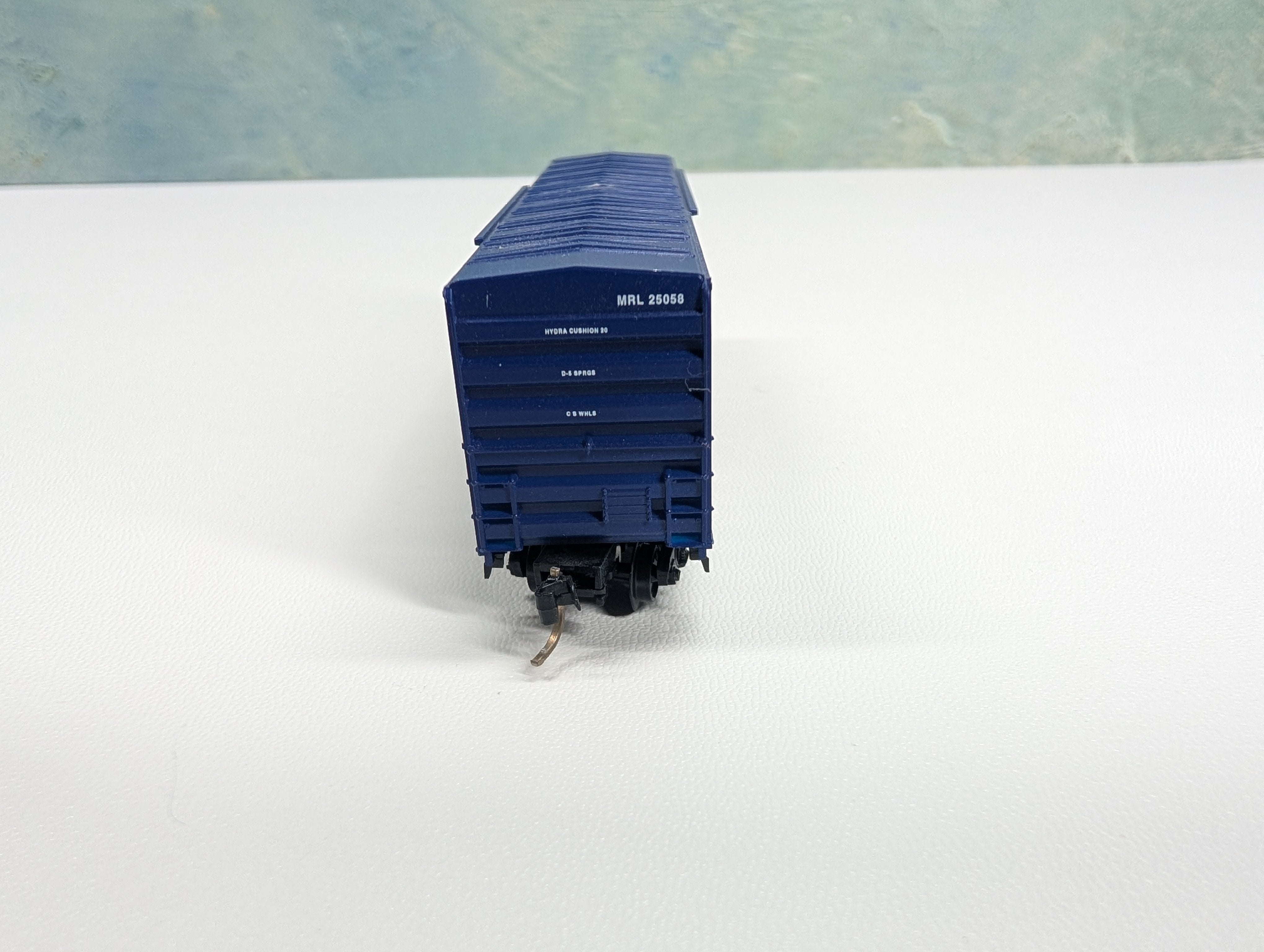 USED Micro-Trains 27240 N Scale 50' Rib Side Box Car Plug Door w/o Roofwalk Montana Rail Link MRL #25058