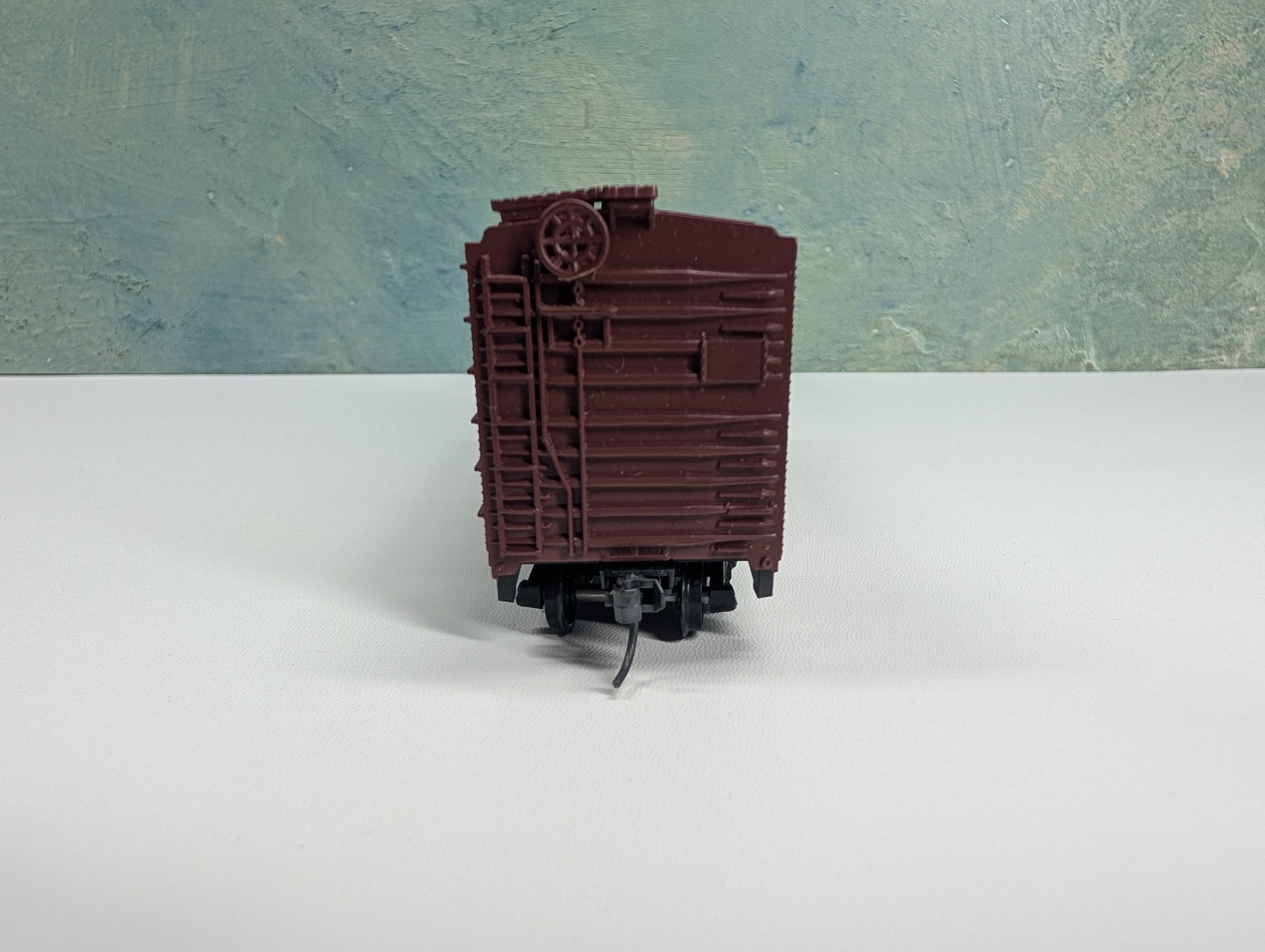 USED Roundhouse HO Scale 40' Wooden Box Car Boston and Maine BM #70820