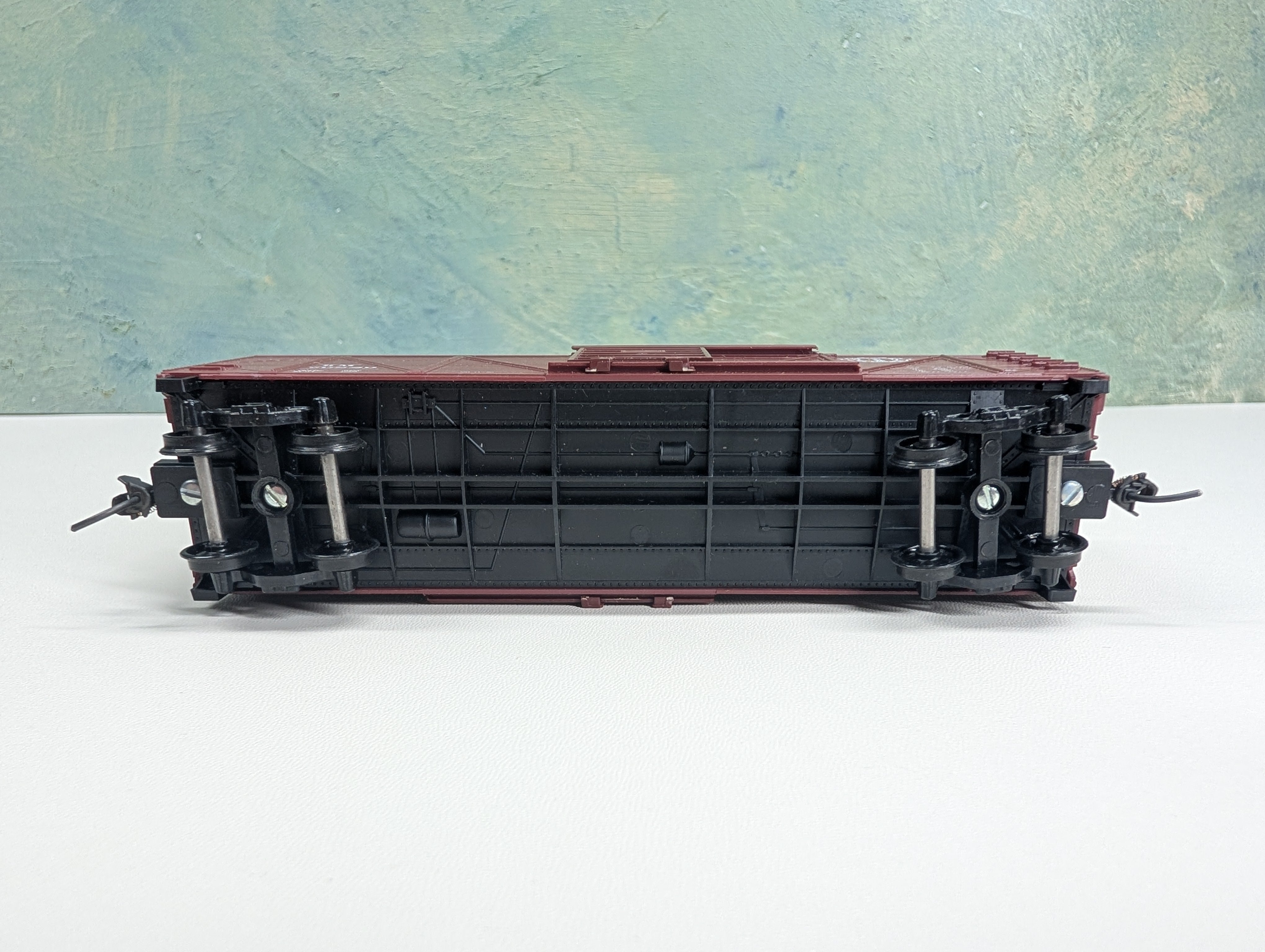 USED Roundhouse HO Scale 40' Wooden Box Car Boston and Maine BM #70820