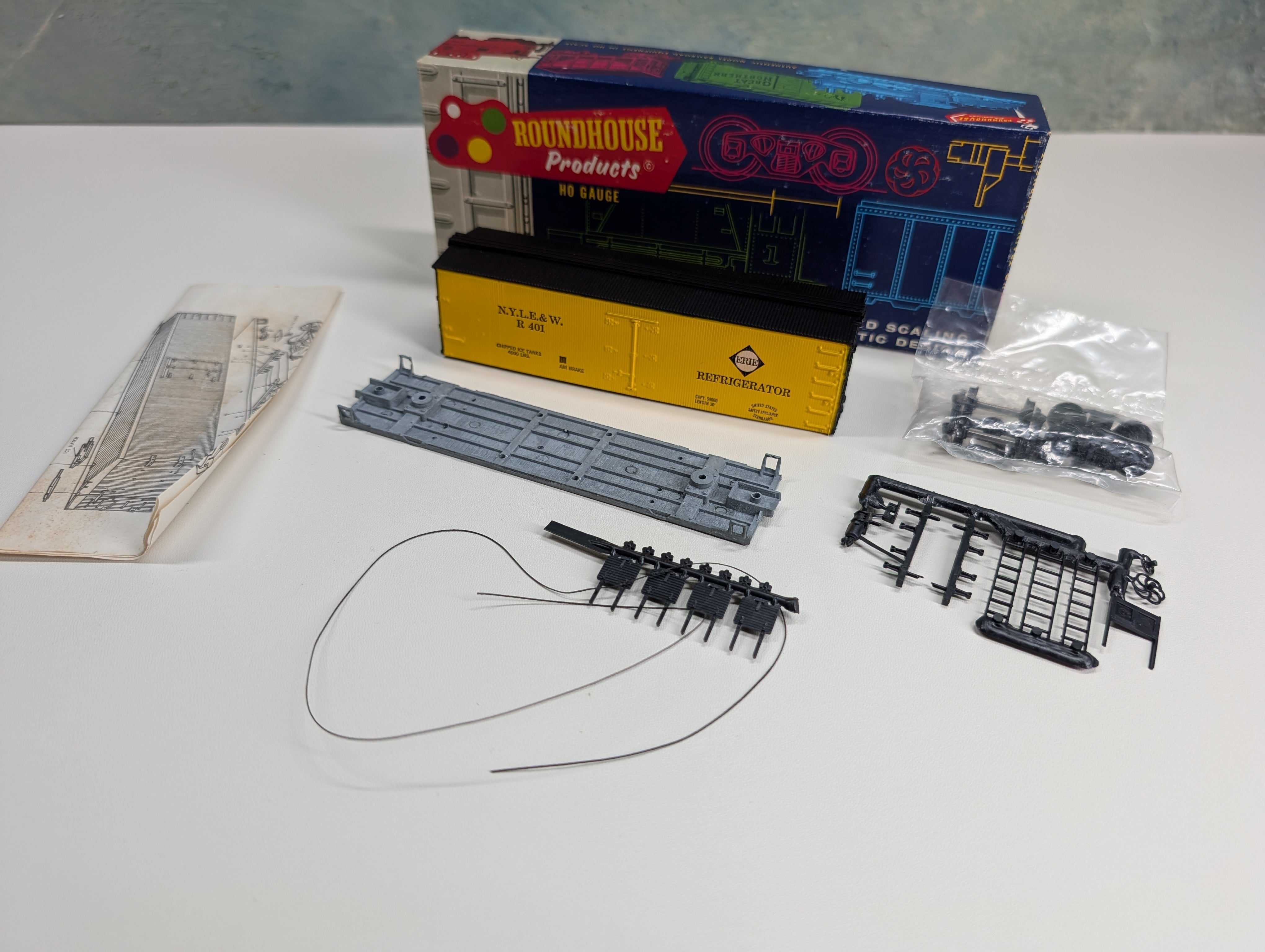 USED Roundhouse HO Scale Old Time Reefer Car Erie NYLE&W #R401 Kit
