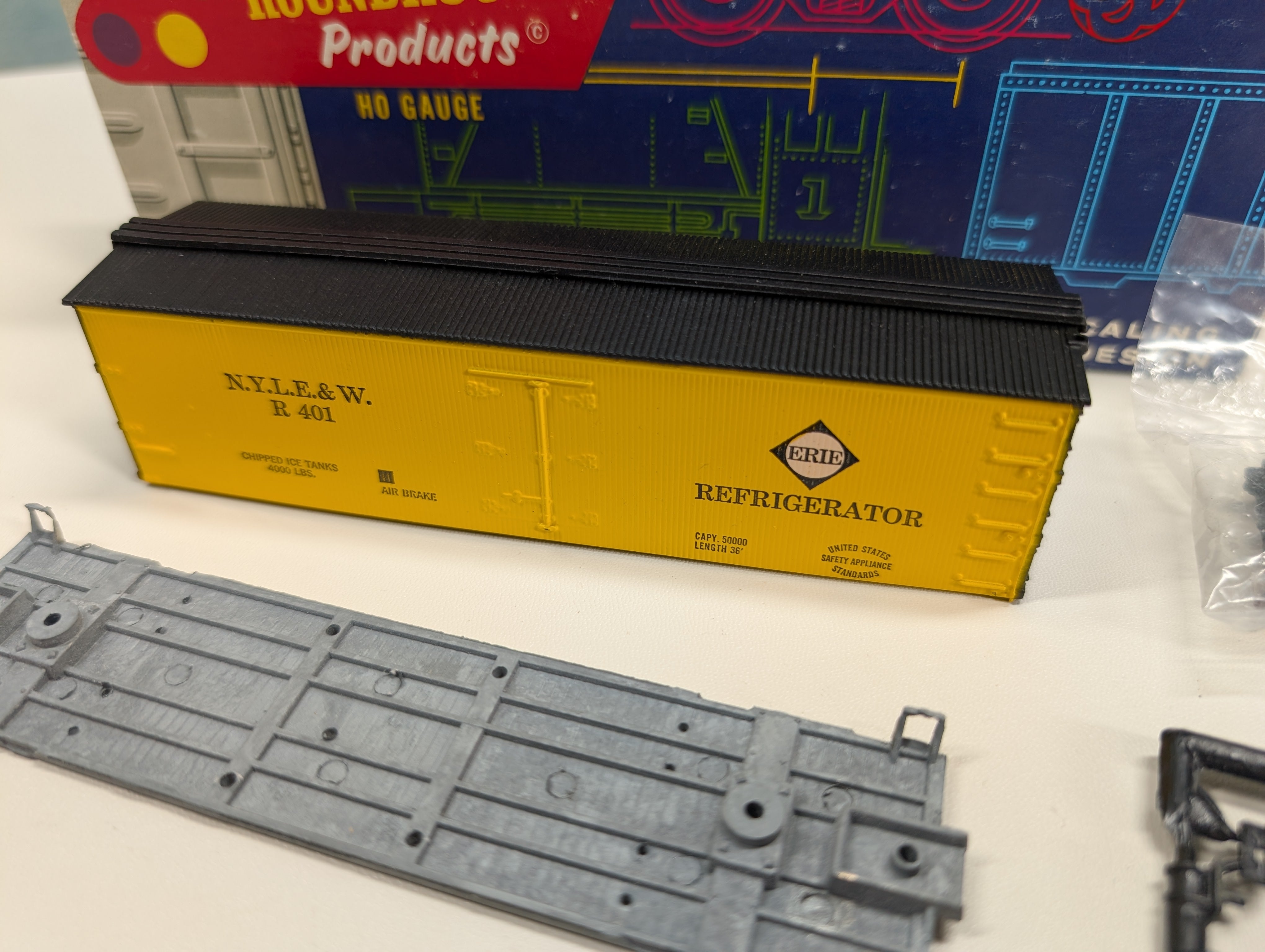 USED Roundhouse HO Scale Old Time Reefer Car Erie NYLE&W #R401 Kit