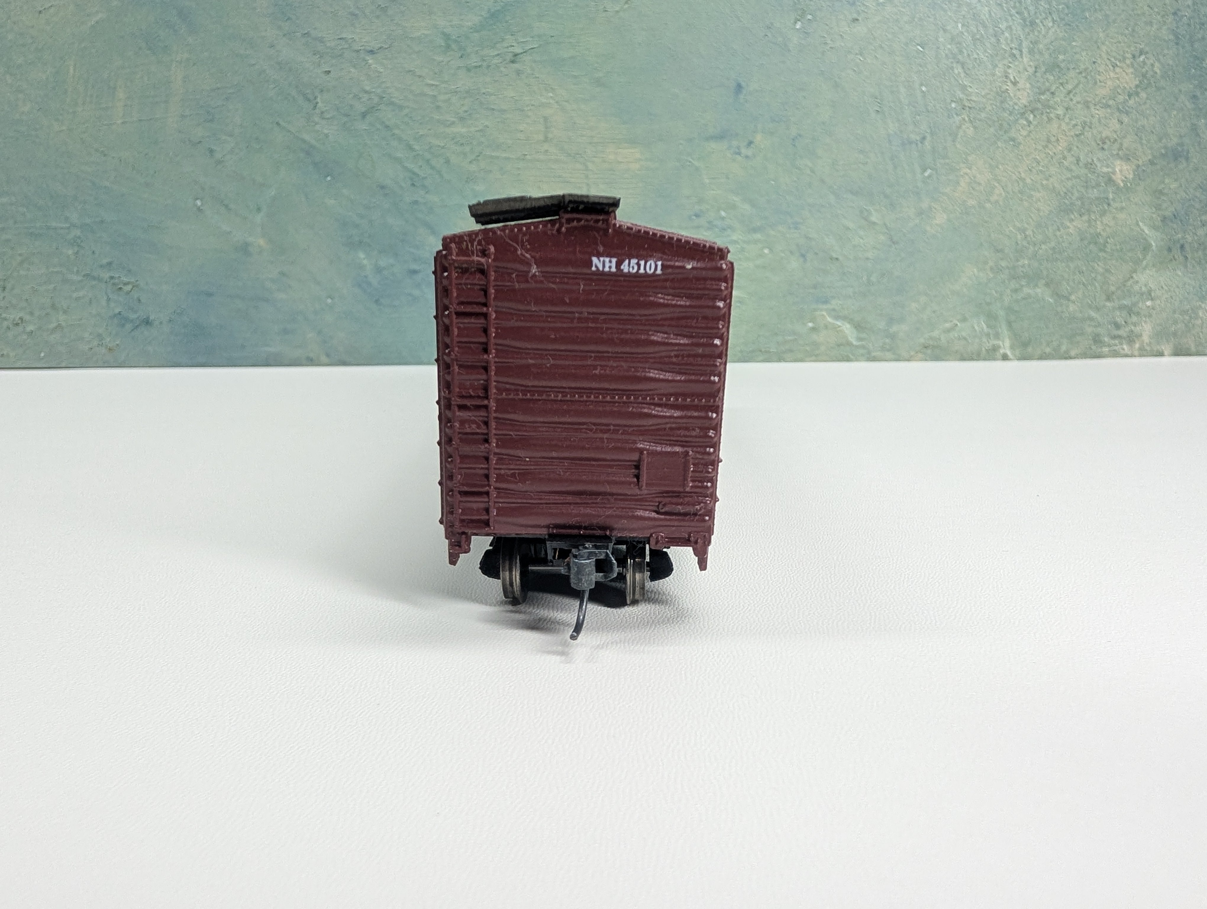 USED Roundhouse HO Scale 50' Box Car New Haven NH #45101 Metal Wheels