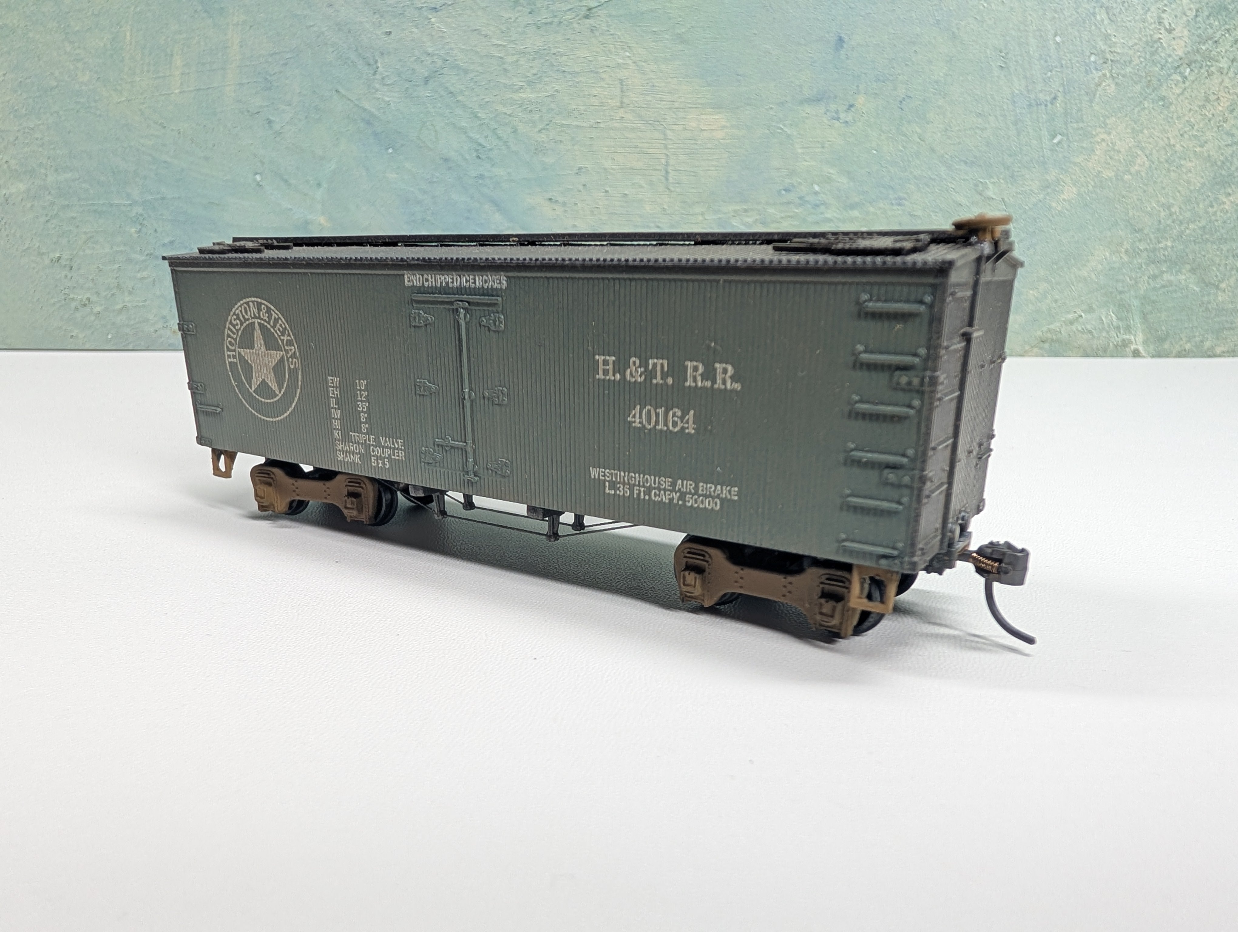USED Roundhouse HO Scale 36' Reefer Houston & Texas H&TRR #40164 Weathered