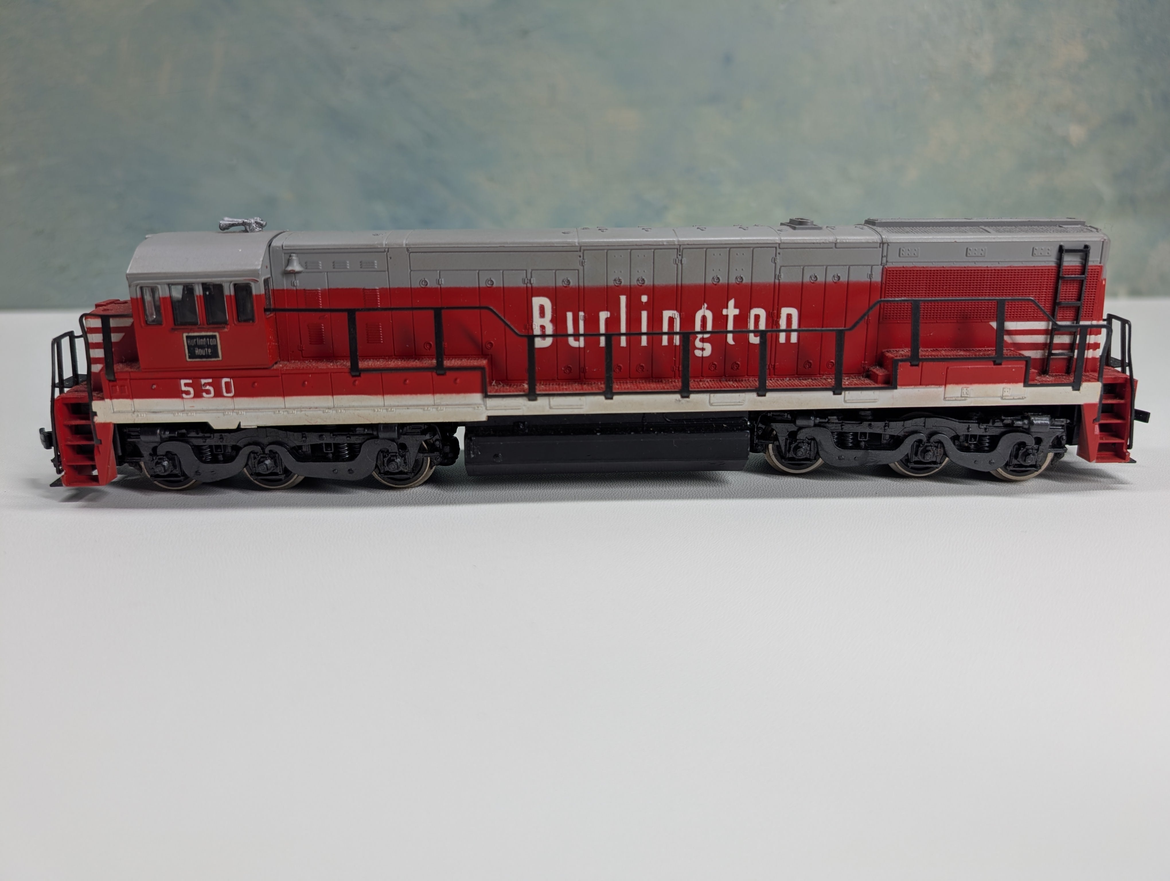 USED Rivarossi HO Scale GE U25C Diesel Locomotive Burlington #550 Runs Well DC