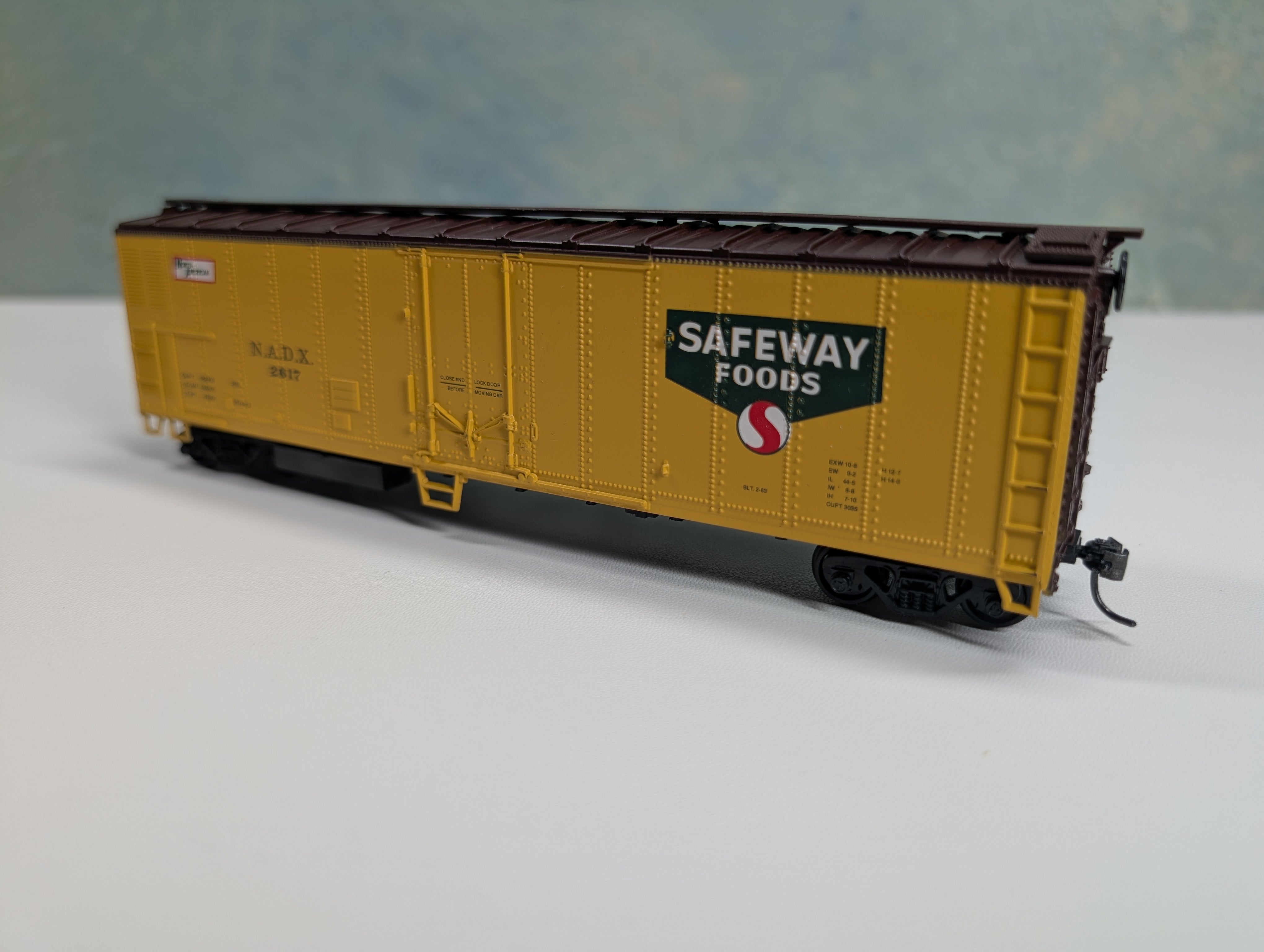 USED Athearn HO Scale 50' Reefer Safeway Foods NADX #2617