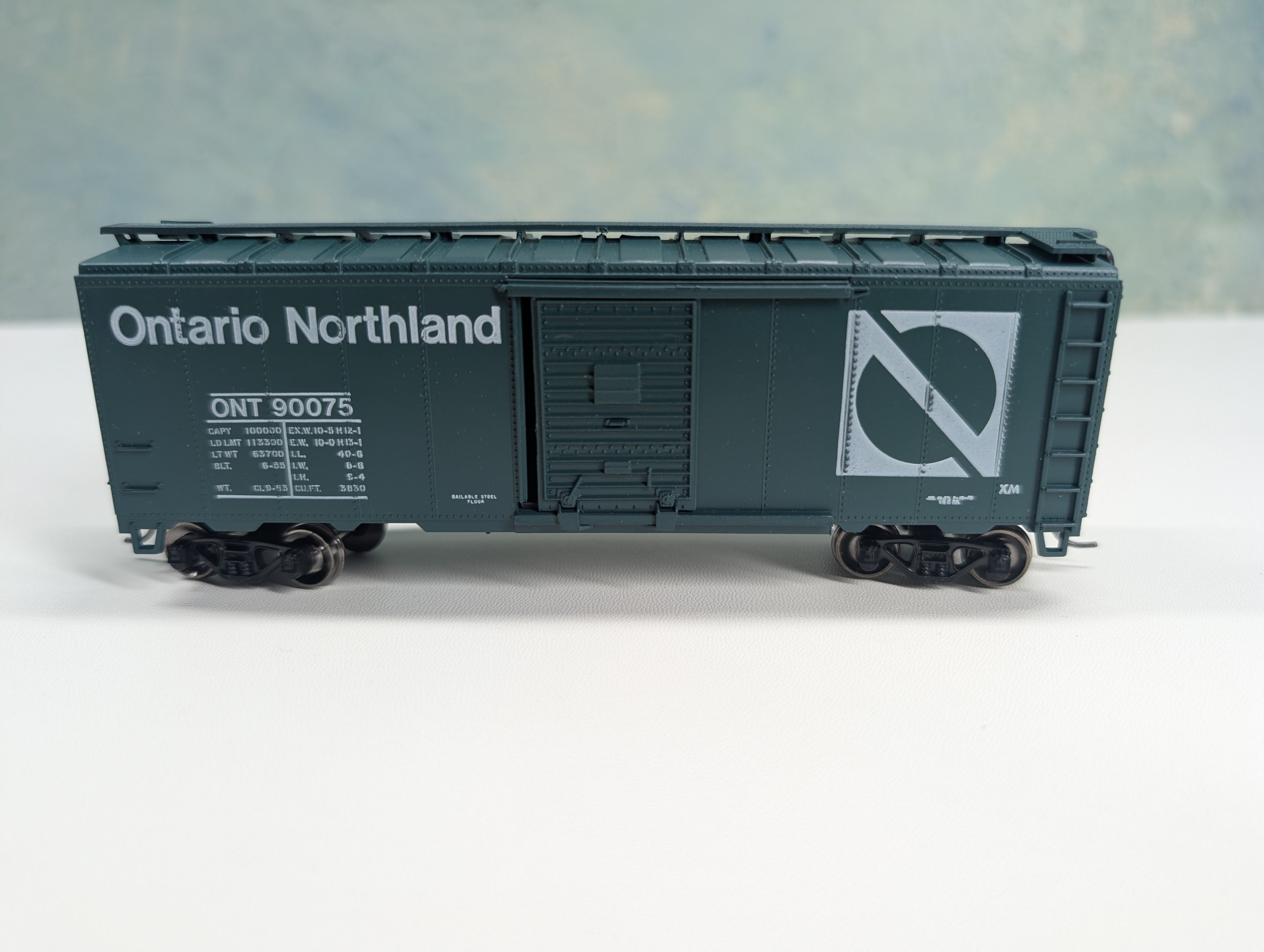 USED Athearn HO Scale 40' Box Car Ontario Northland ONT #90075 Metal Wheels