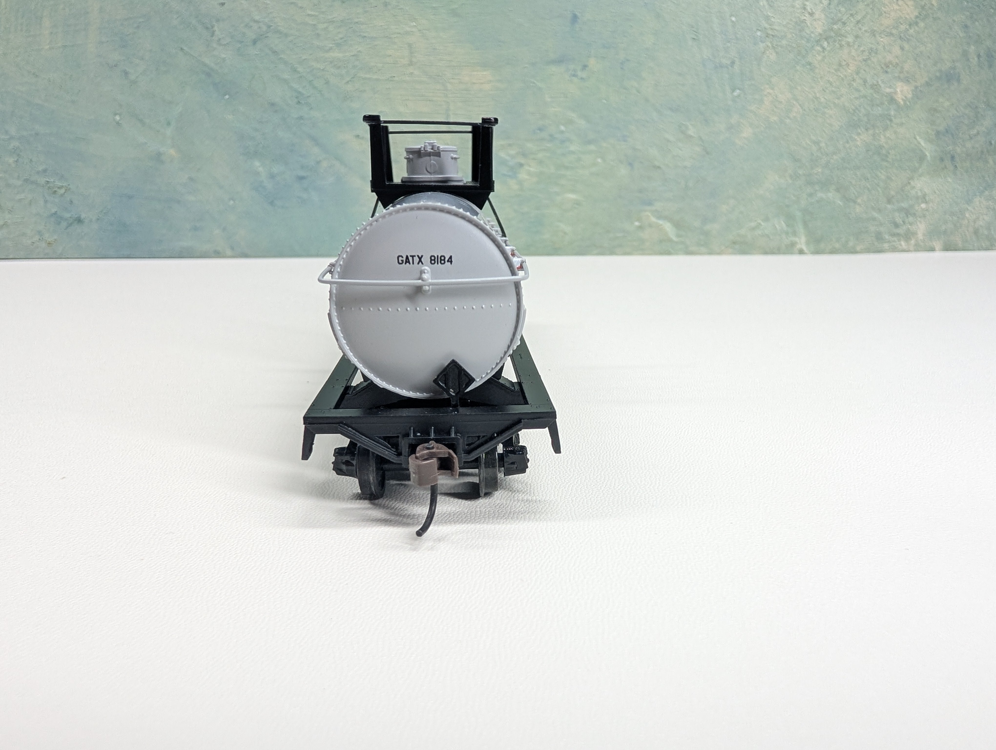 USED Athearn 7277 HO Scale Chemical Tank Car Clinton Corn GATX #8184