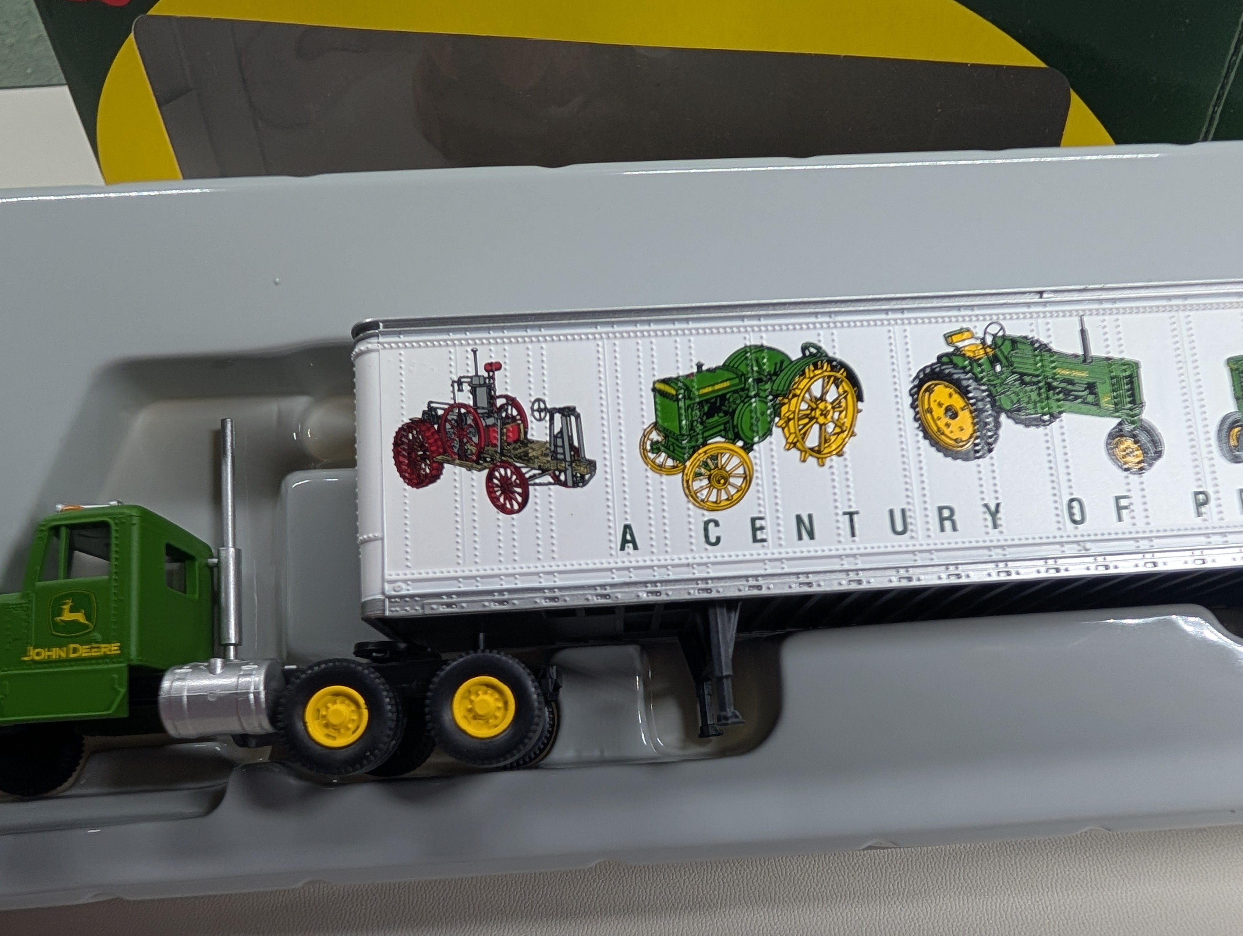 USED Athearn 8191 HO Scale John Deere Kenworth Truck & 45' Trailer