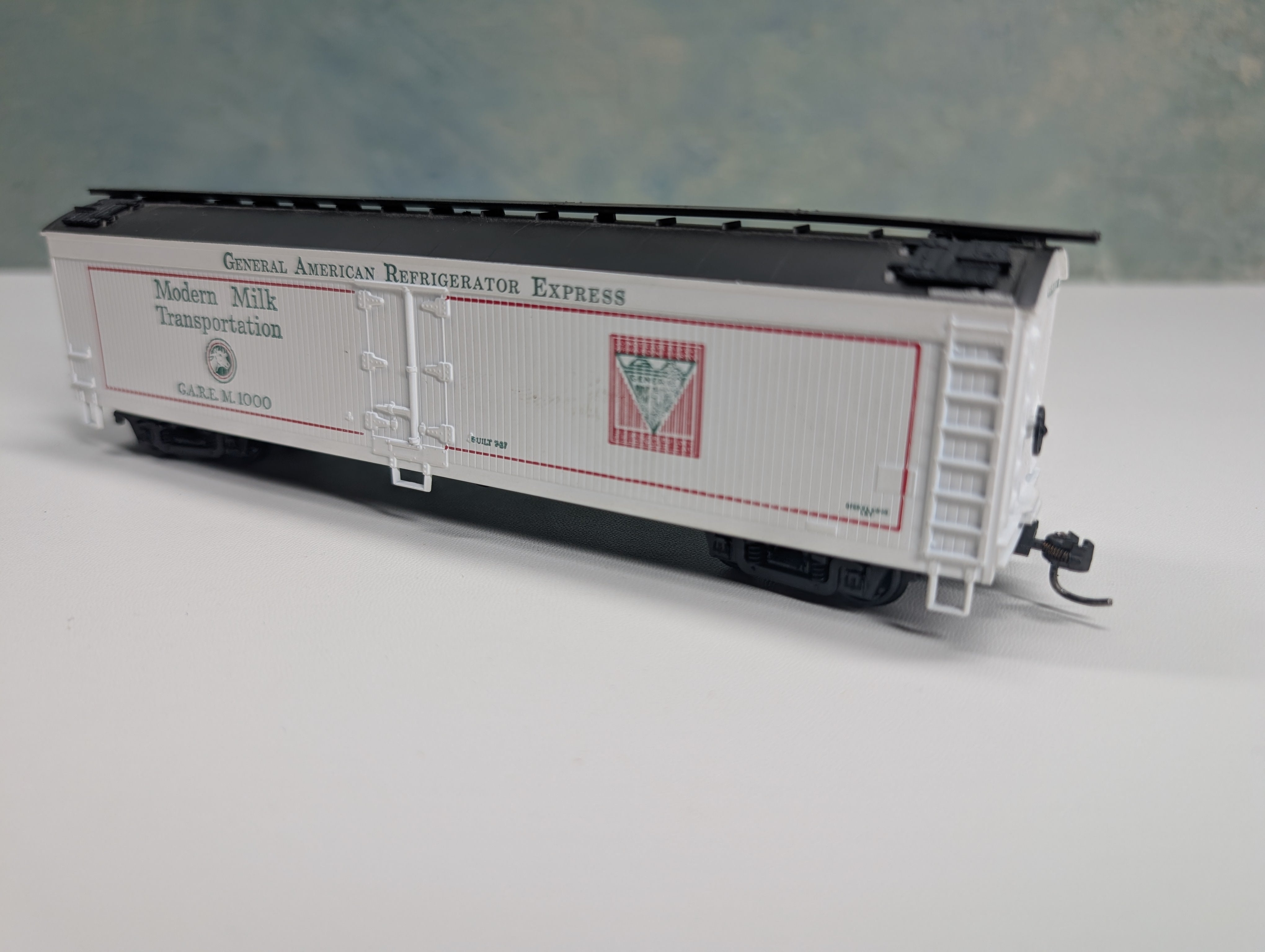 USED Athearn HO Scale Express Reefer General American Modern Milk Transportation GARE #1000