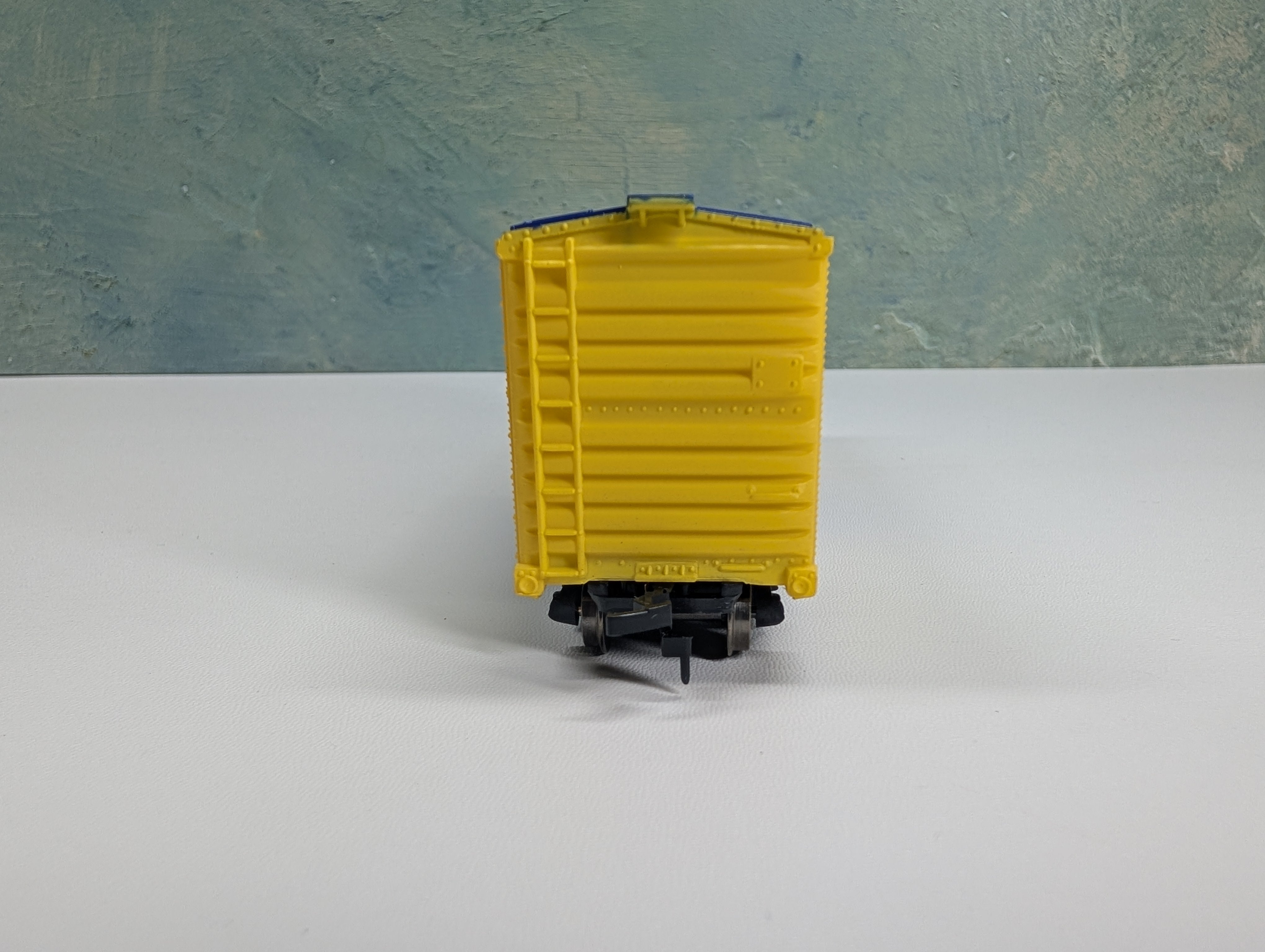 USED Model Power 7978 HO Scale 40' Billboard Box Car Gorton's Fisherman Metal Wheels