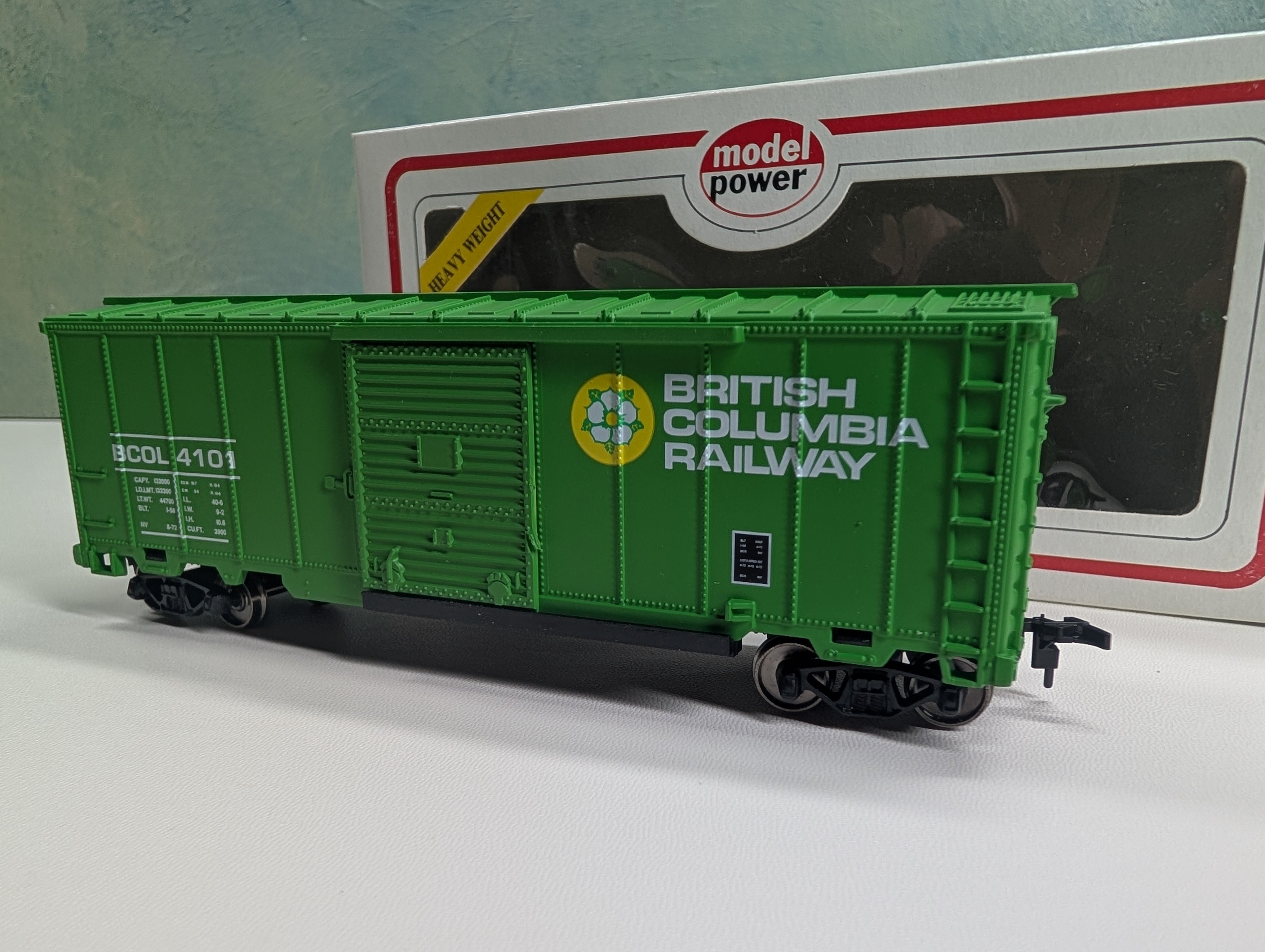 USED Model Power 7951 HO Scale 40' Box Car British Columbia Railway BCOL #4101 Metal Wheels