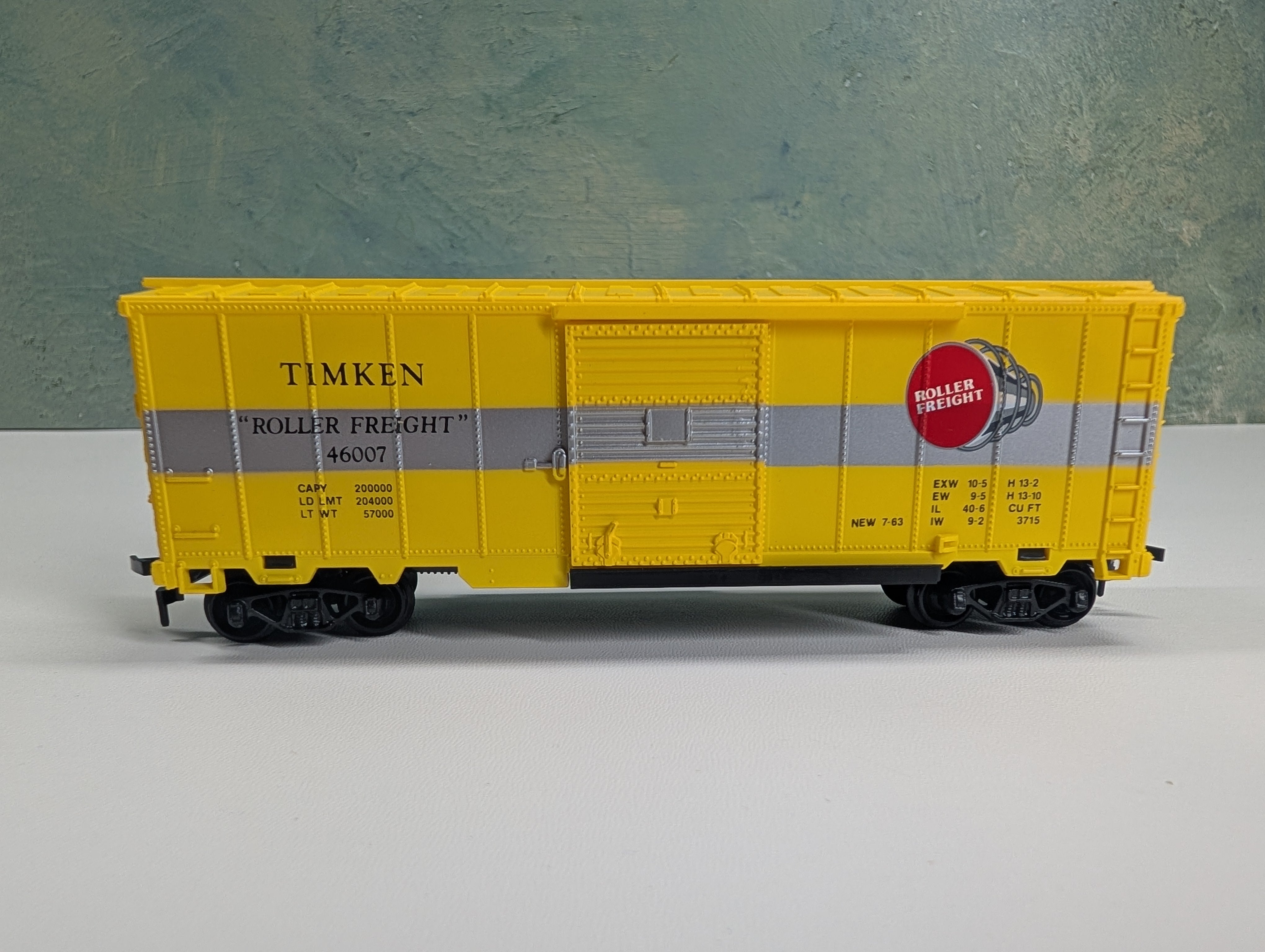 USED Model Power 7973 HO Scale 40' Box Car Timken Roller Bearing