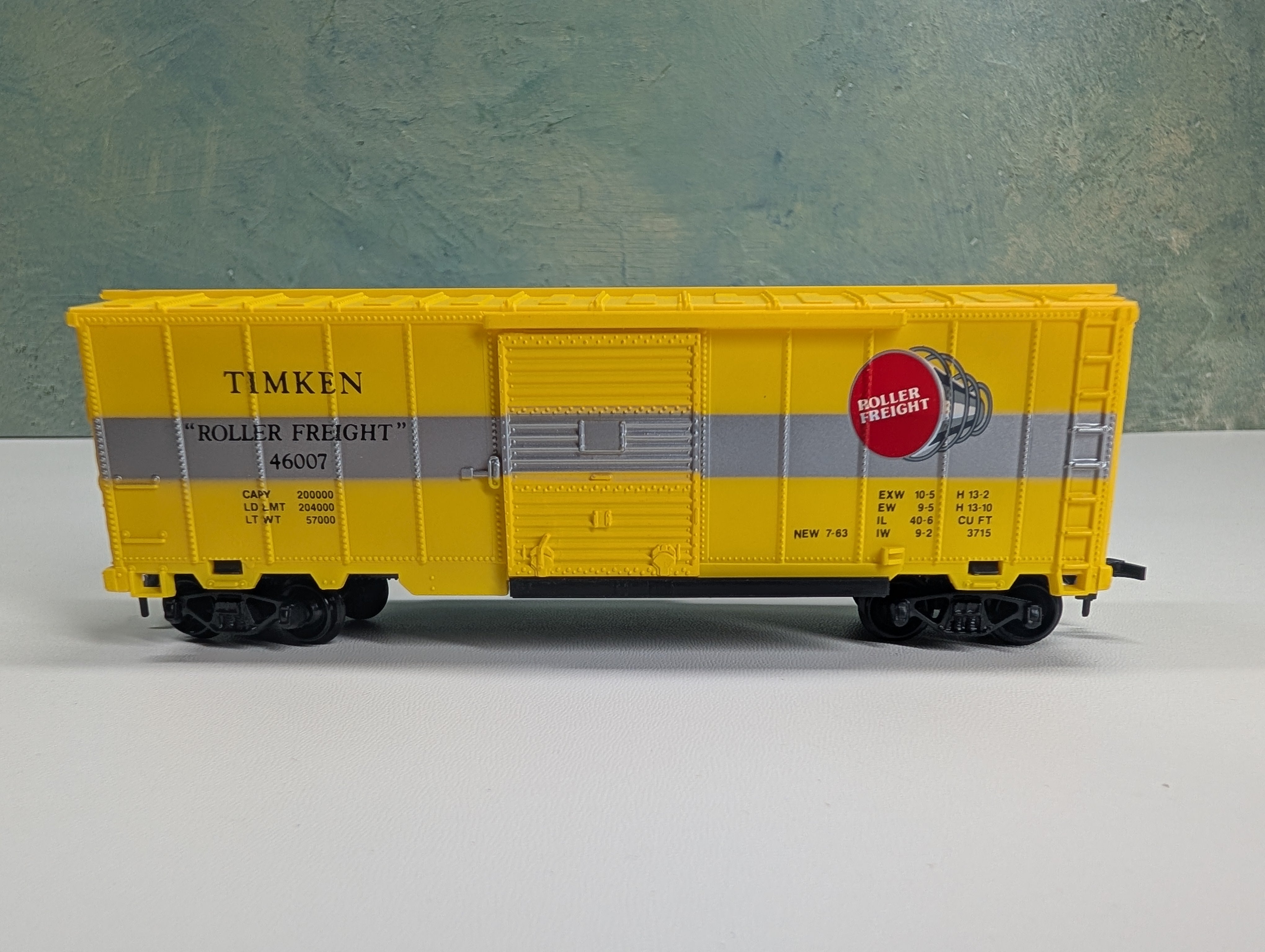 USED Model Power 7973 HO Scale 40' Box Car Timken Roller Bearing
