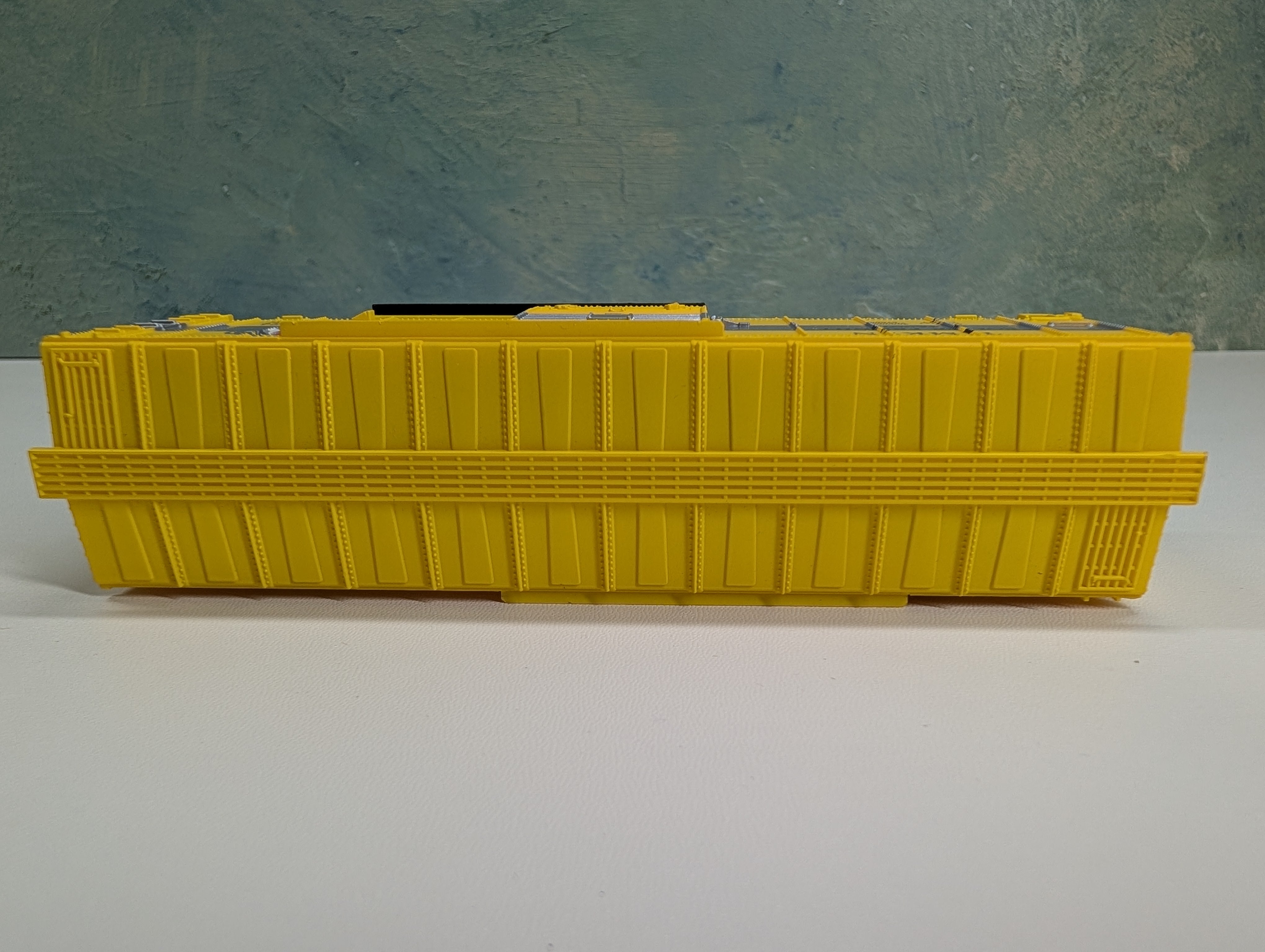 USED Model Power 7973 HO Scale 40' Box Car Timken Roller Bearing