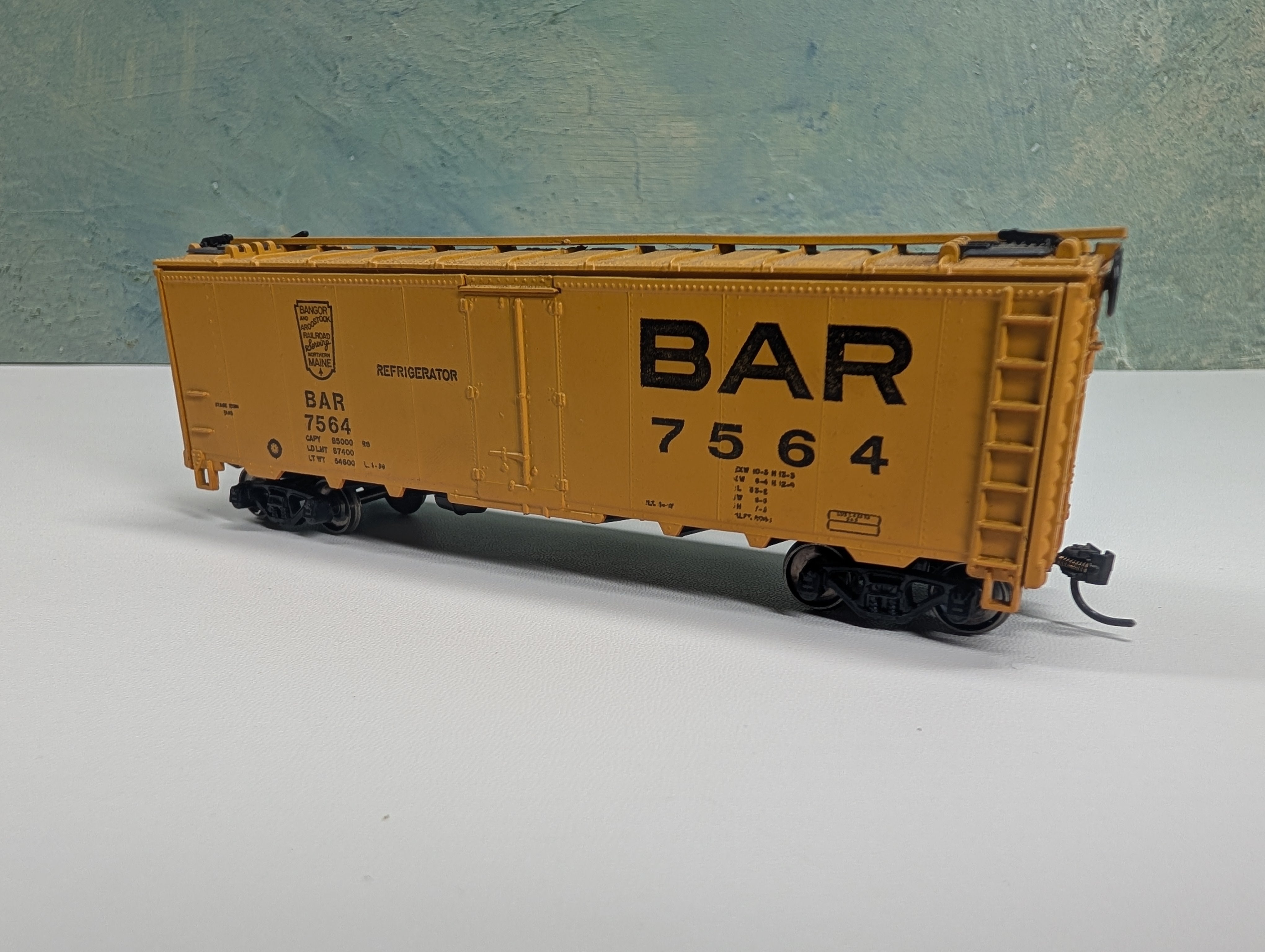 USED Athearn HO Scale 40' Reefer Bangor and Aroostook BAR #7564 Metal Wheels