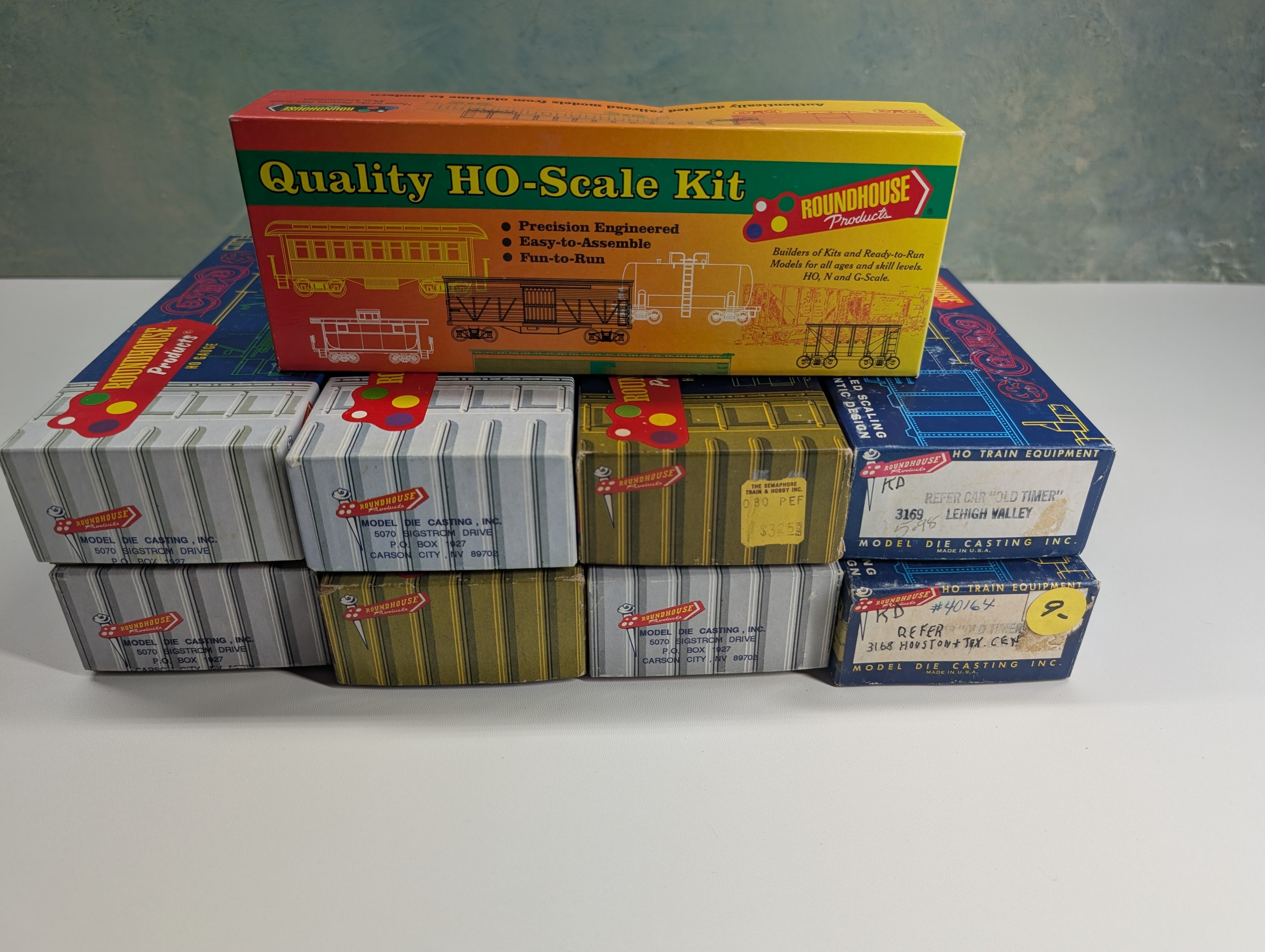 USED Roundhouse HO Scale Lot of Empty Train Boxes for Storage (9 pcs)