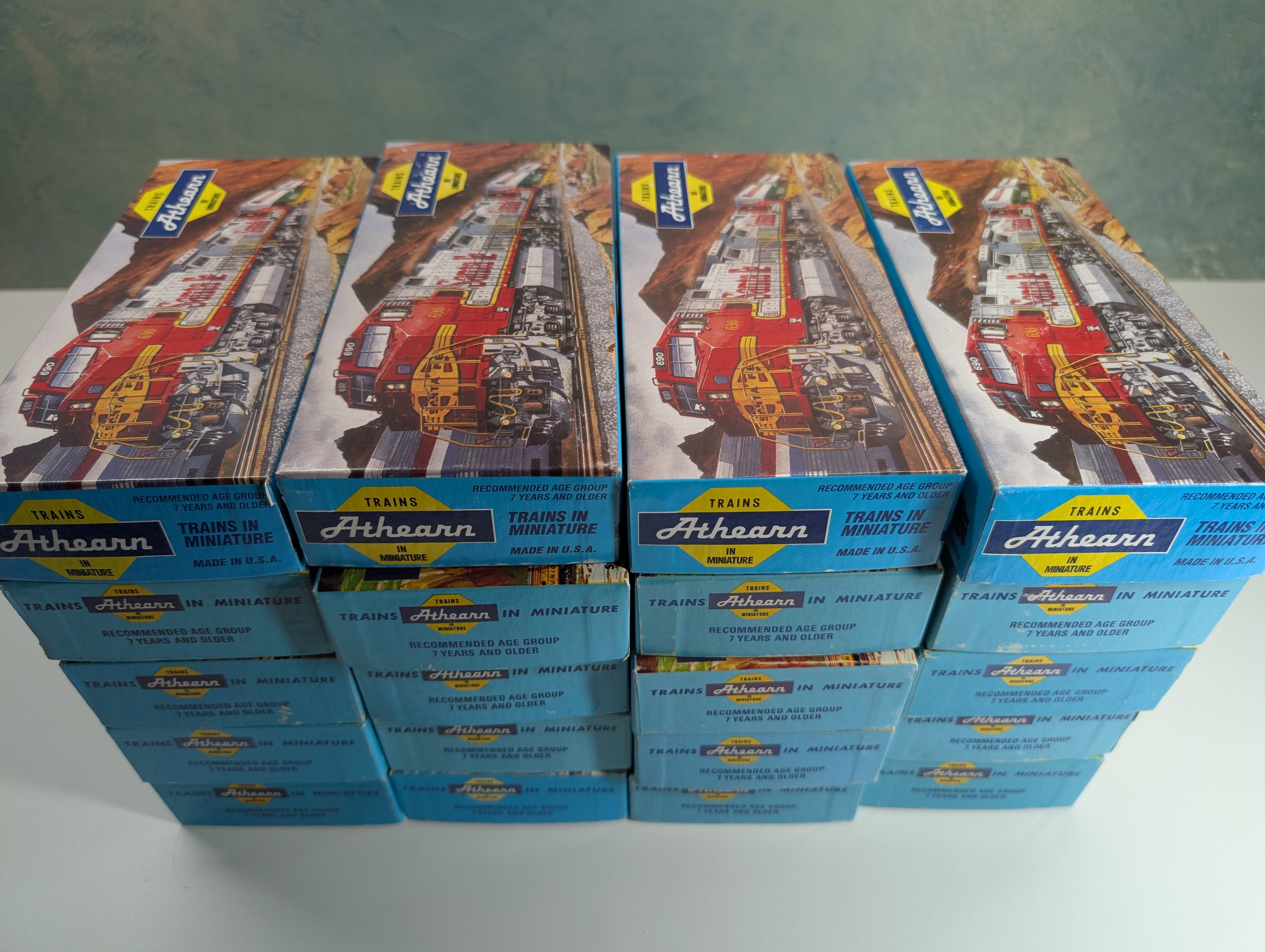 USED Athearn HO Scale Lot of Empty Train Boxes for Storage (20 pcs)