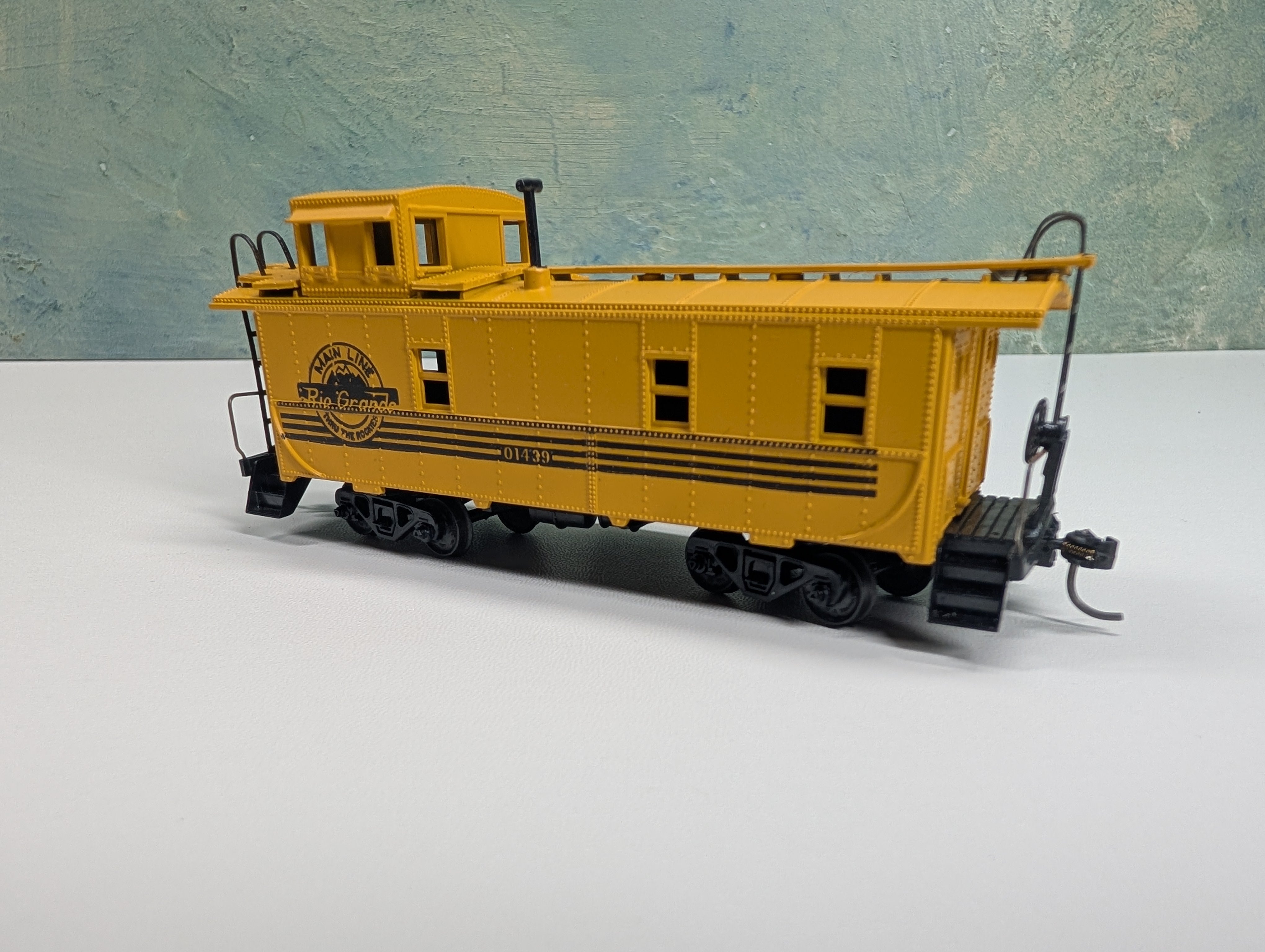 USED Athearn HO Scale Caboose Rio Grande #01439 Metal Wheels