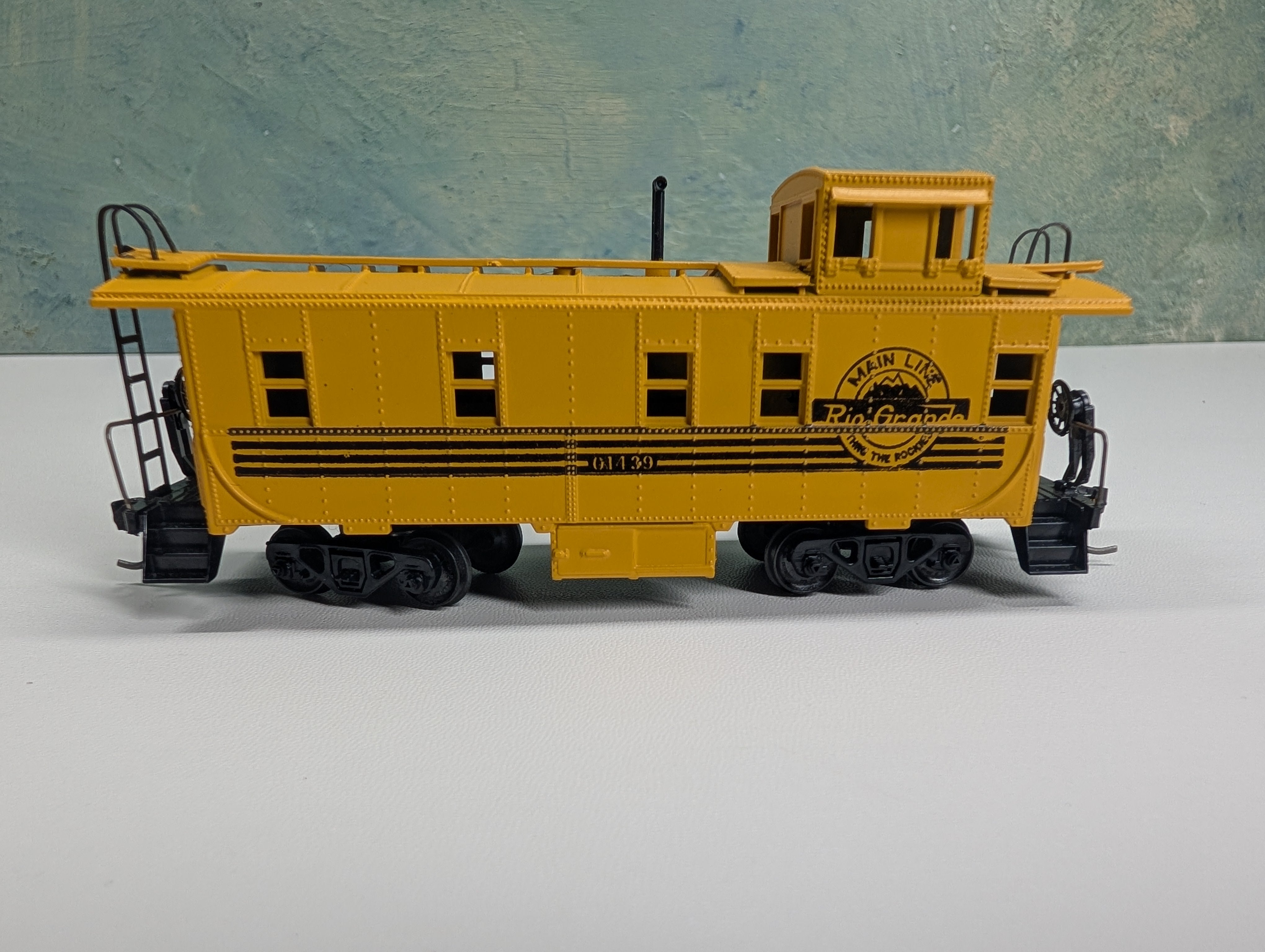 USED Athearn HO Scale Caboose Rio Grande #01439 Metal Wheels