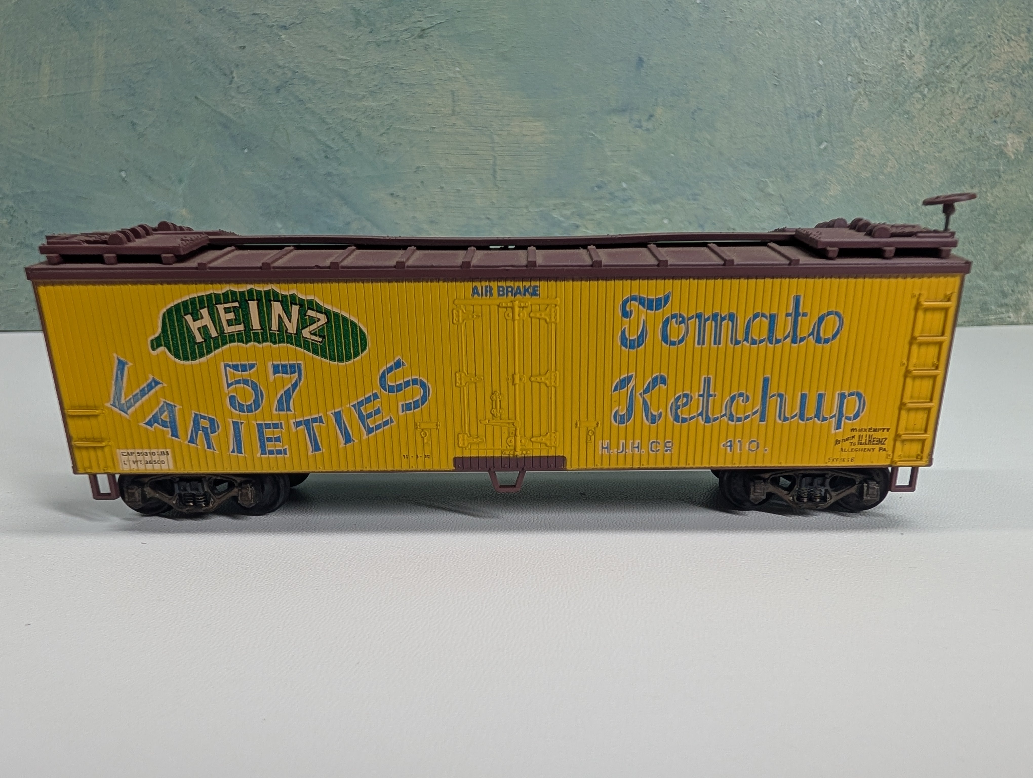 USED TRAIN MINIATURE HO Scale 40' Wood Reefer Heinz HJH #410