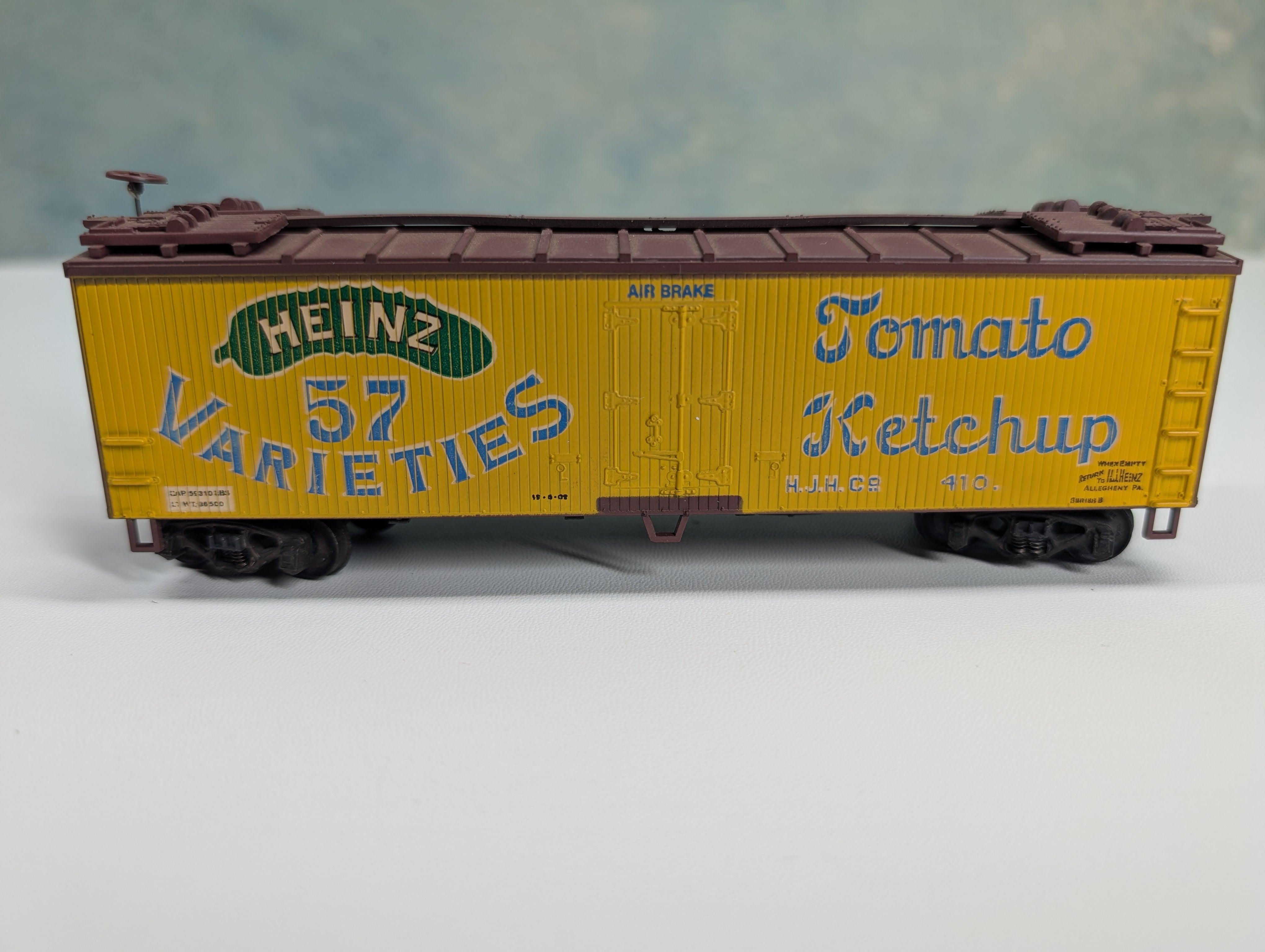 USED TRAIN MINIATURE HO Scale 40' Wood Reefer Heinz HJH #410