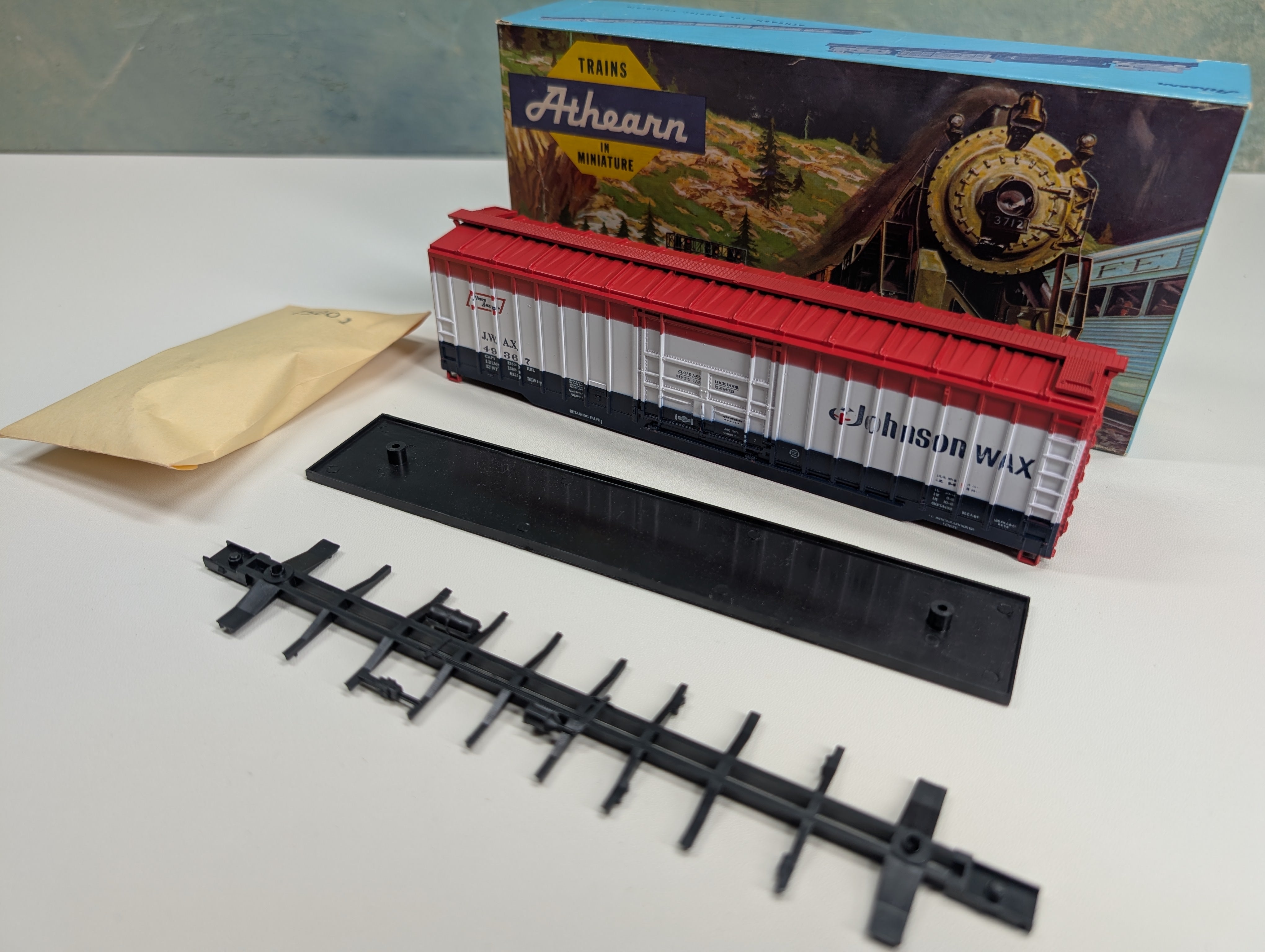 USED Athearn 5282 HO Scale 50' Box Car Johnson's Wax JWAX #49367 KIT