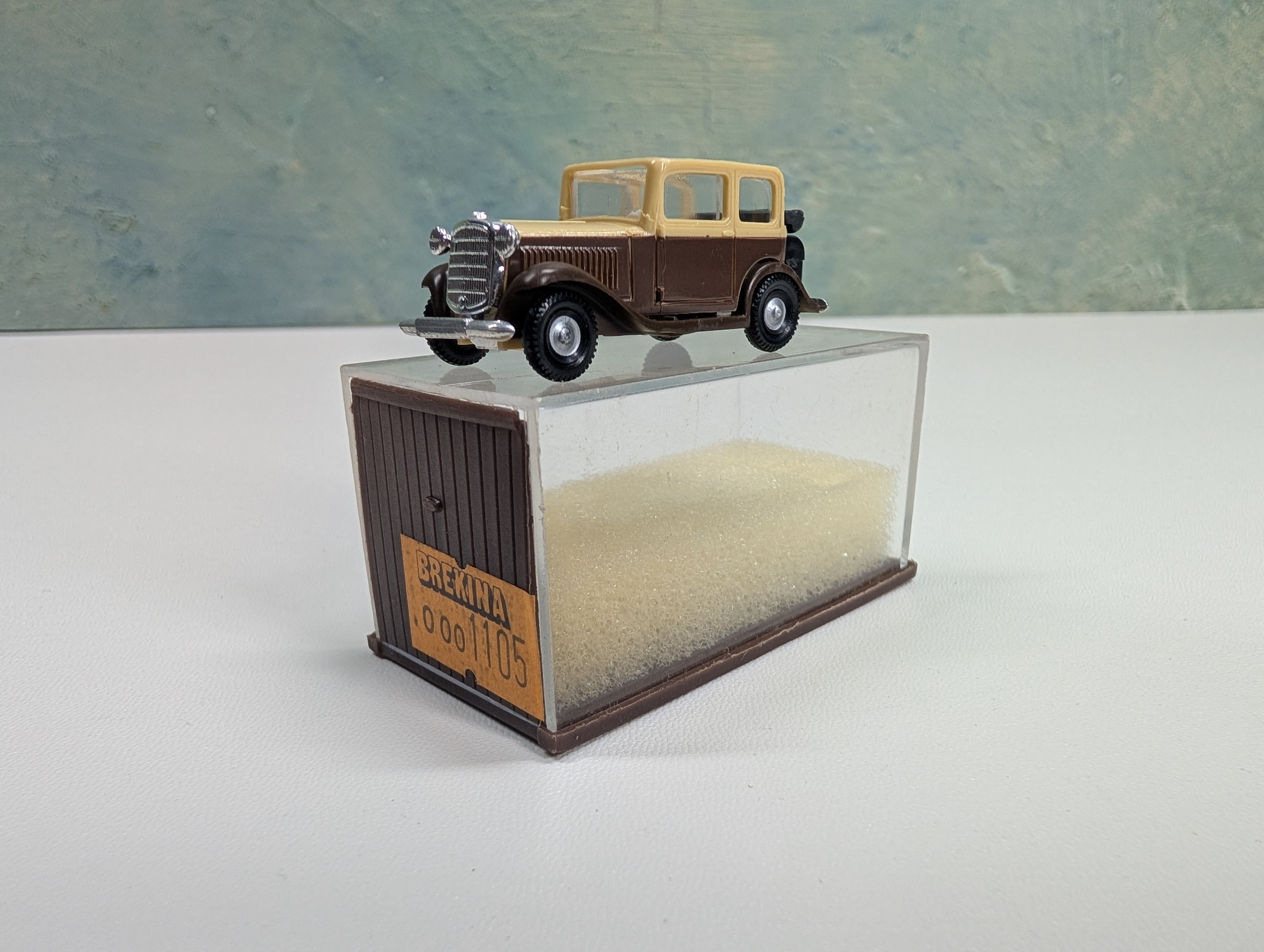 Brekina 1105 HO Scale Old Time Car Brown Opel P4