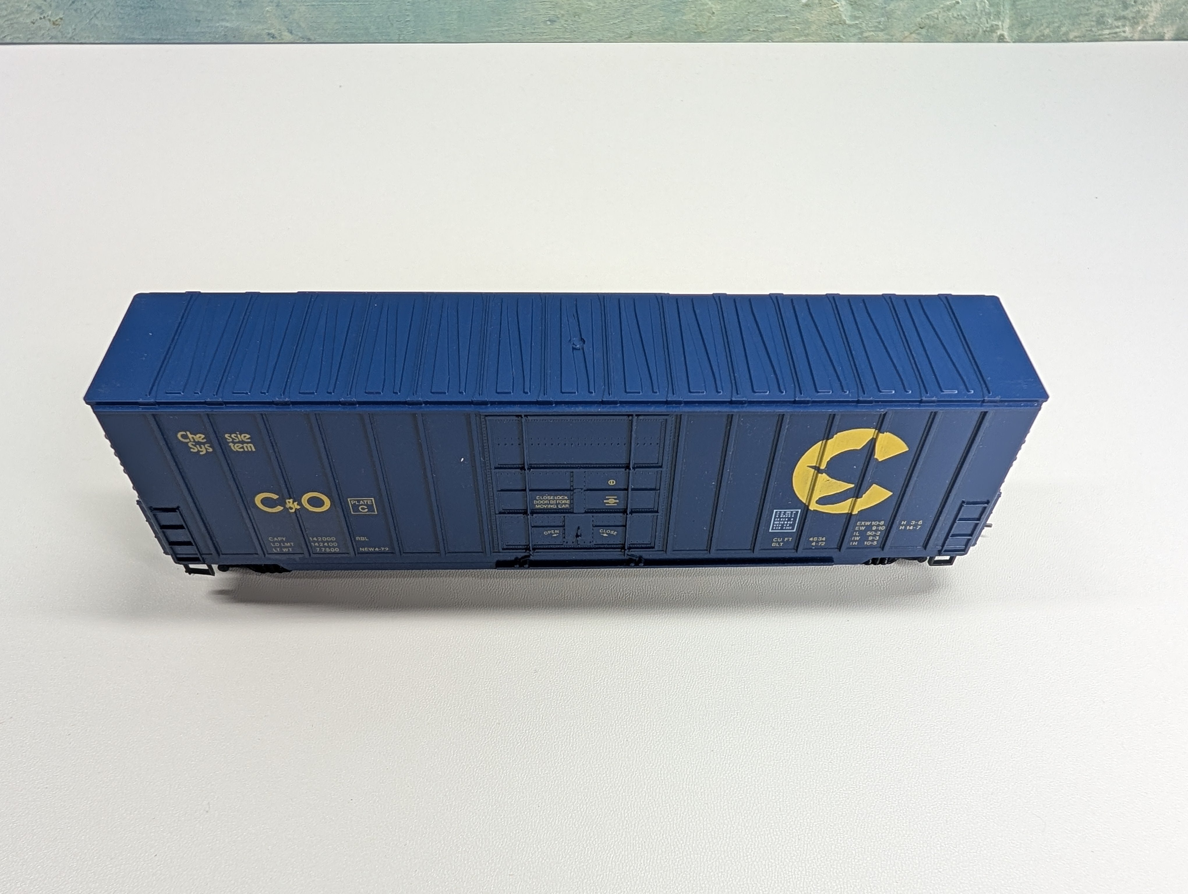 USED Roundhouse HO Scale HI-Cube Box Car Chessie System C&O