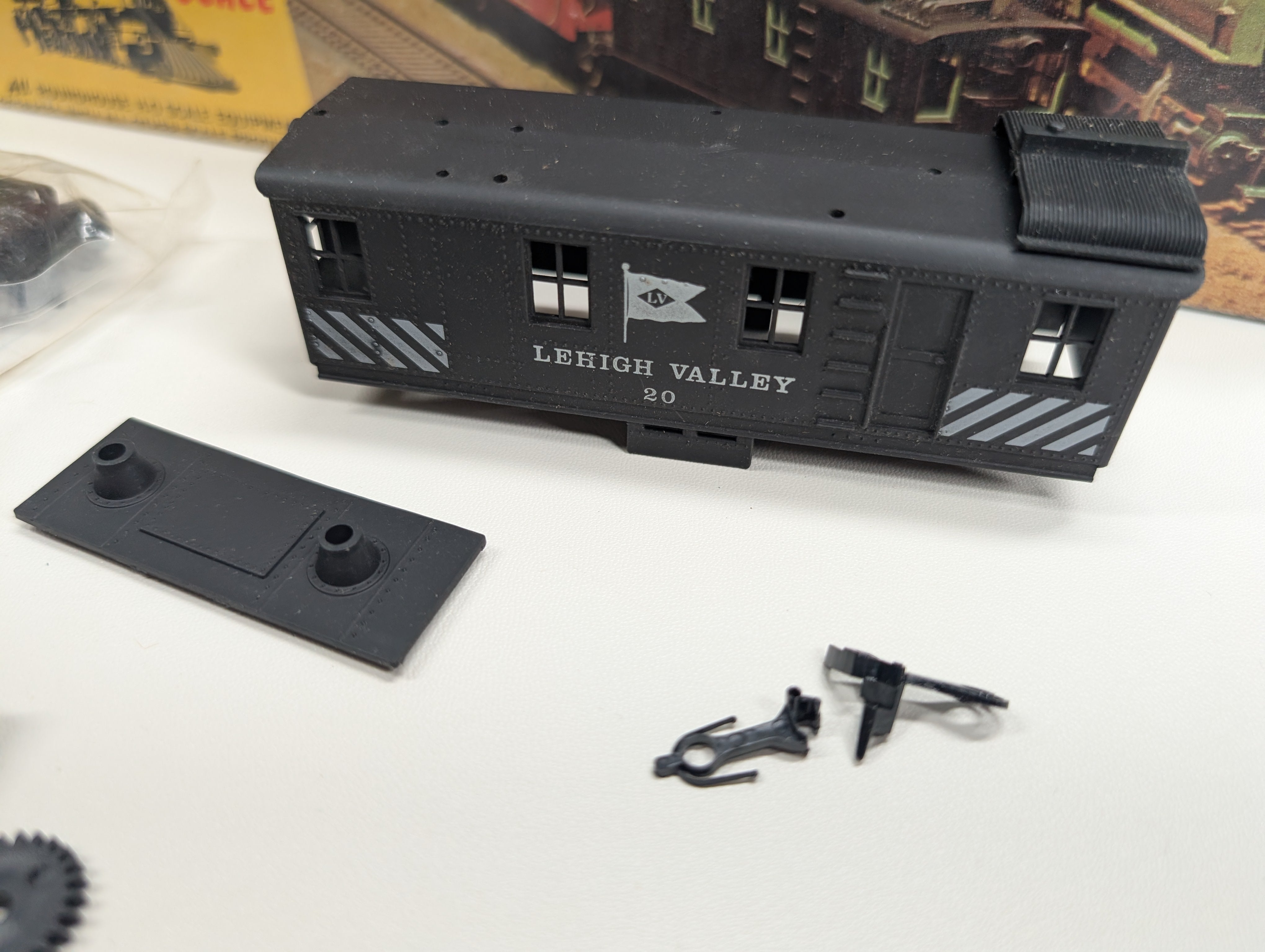 USED Roundhouse #8L-3 HO Scale Box Cab Diesel (Incomplete) Lehigh Valley #20 Incomplete KIT