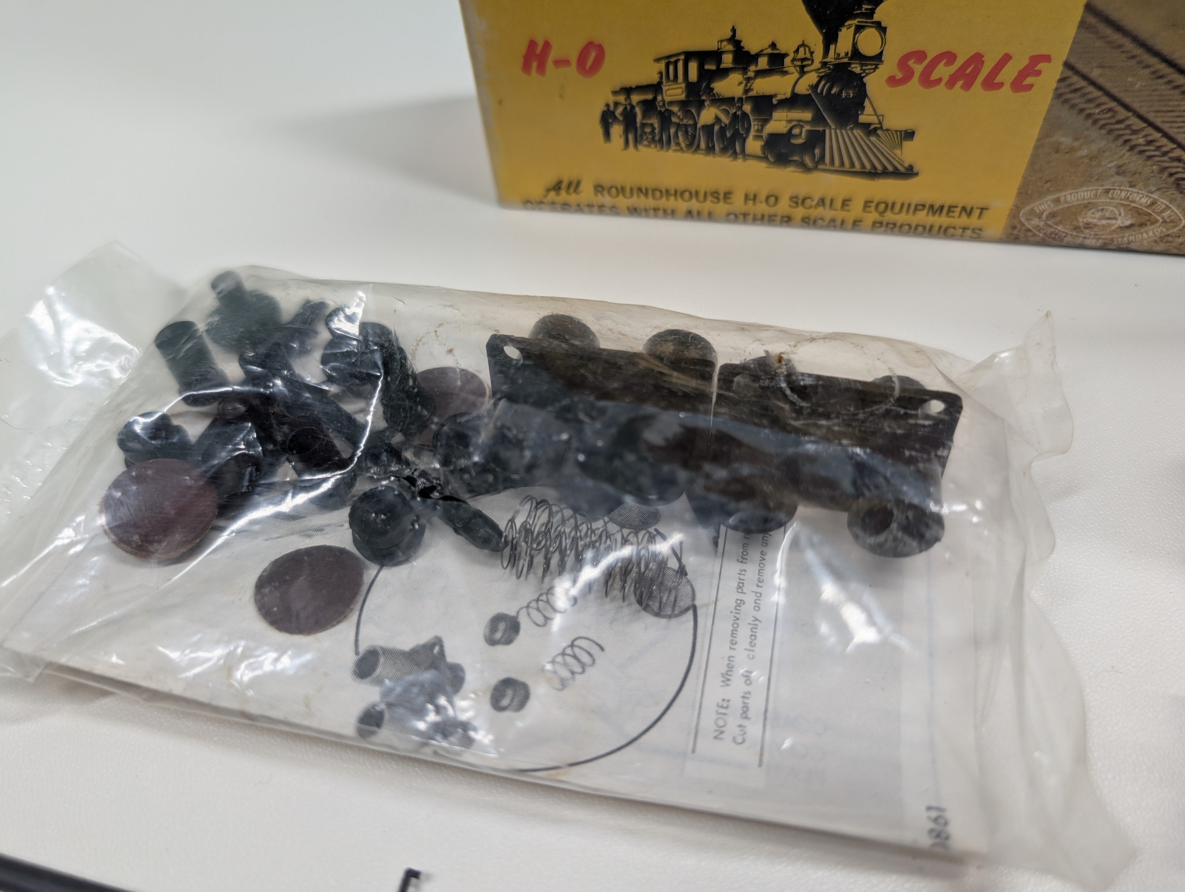 USED Roundhouse #8L-3 HO Scale Box Cab Diesel (Incomplete) Lehigh Valley #20 Incomplete KIT