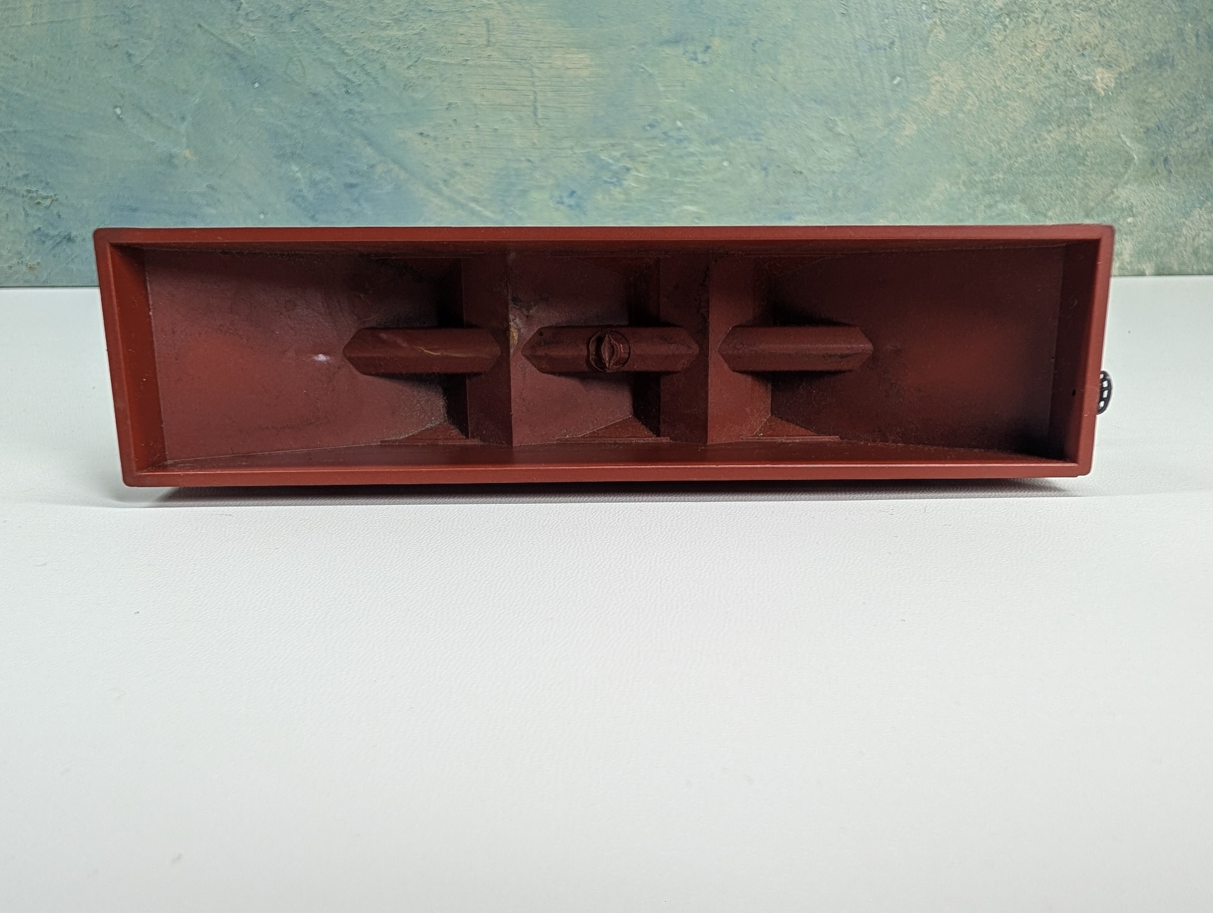 USED Roundhouse HO Scale 3-Bay Hopper New Haven NH #80516 Metal Wheels