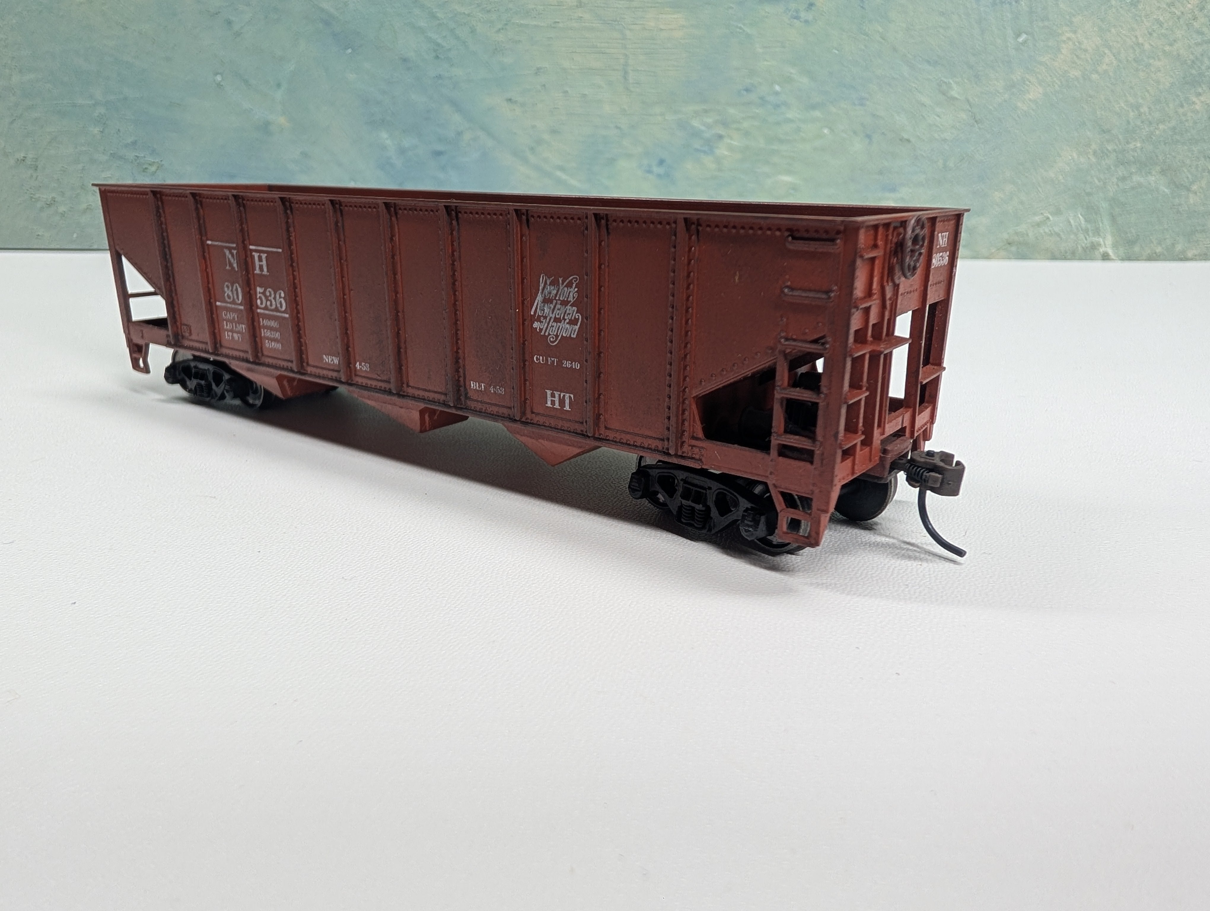 USED Roundhouse HO Scale 3-Bay Hopper New Haven NH #80536 Metal Wheels, Weathered